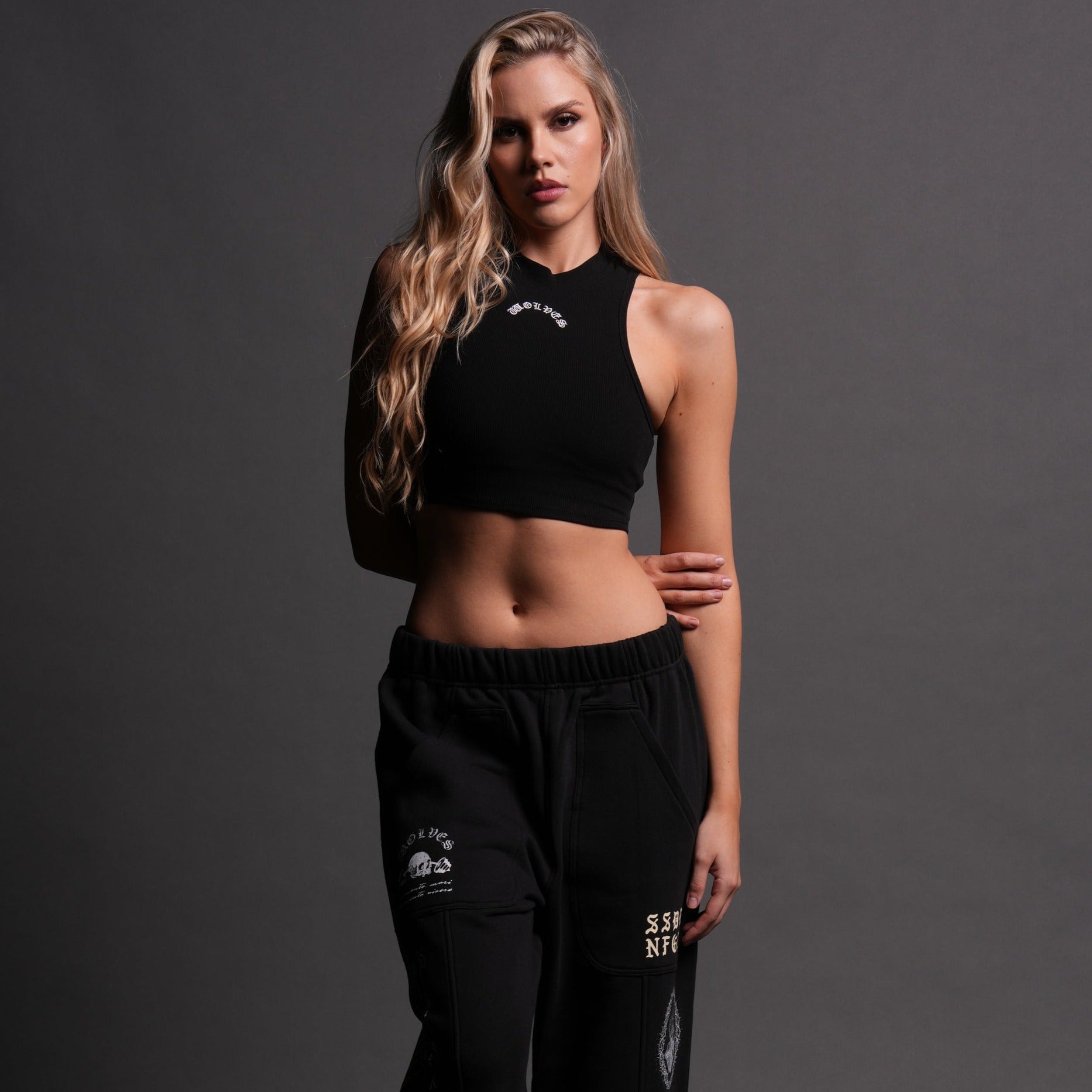 Chopper Romy Mockneck Ribbed Tank in Black — imagem 2