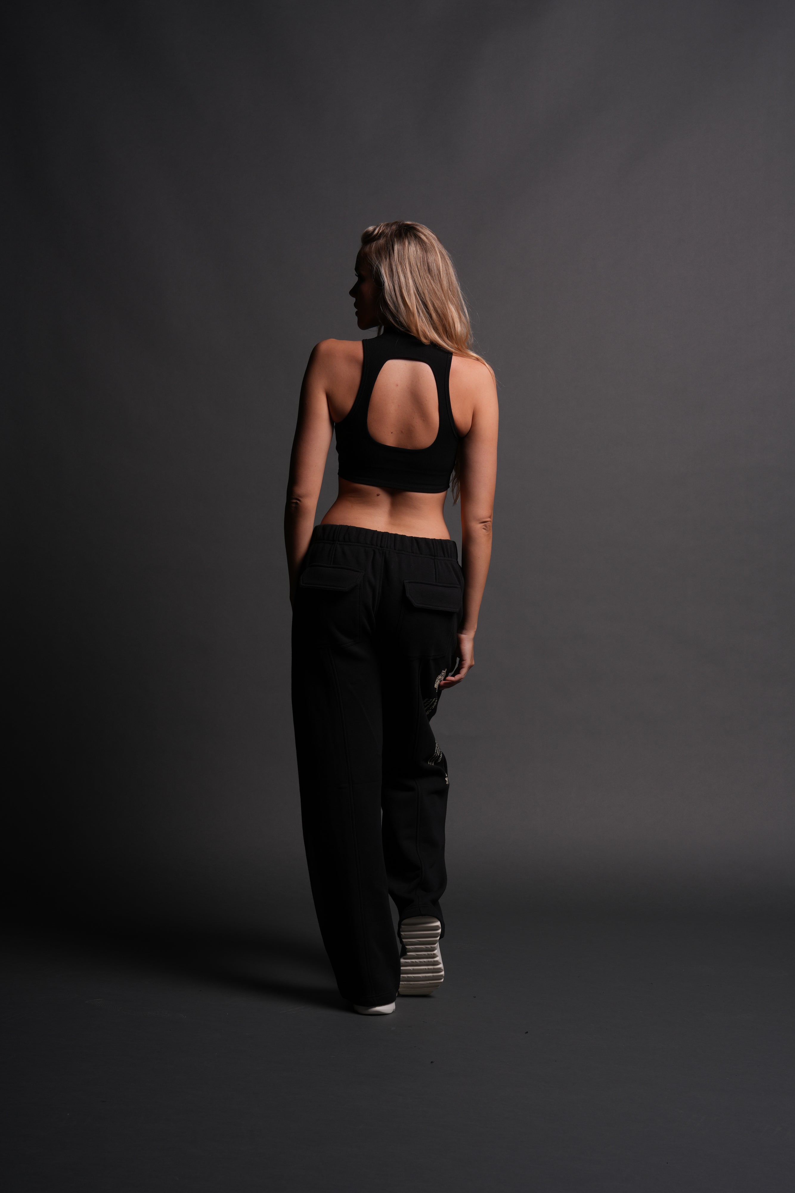 Chopper Romy Mockneck Ribbed Tank in Black — imagem 6