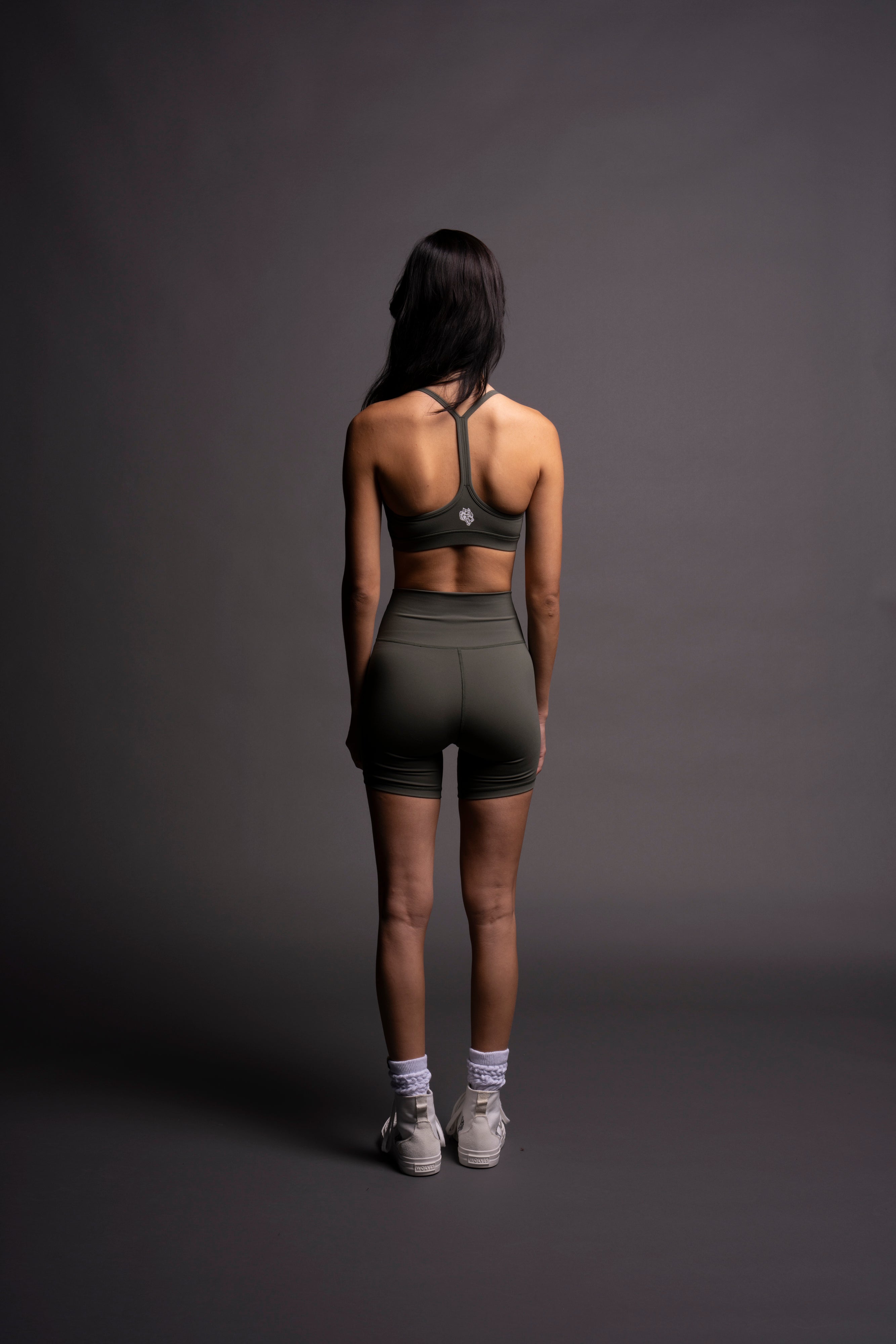 Wolf Kanji "Energy" Everyday Sports Bra in Pine Green — imagem 6