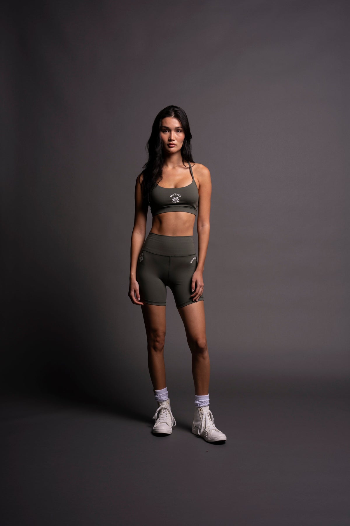 Wolf Kanji "Energy" Everyday Sports Bra in Pine Green - imagem 5