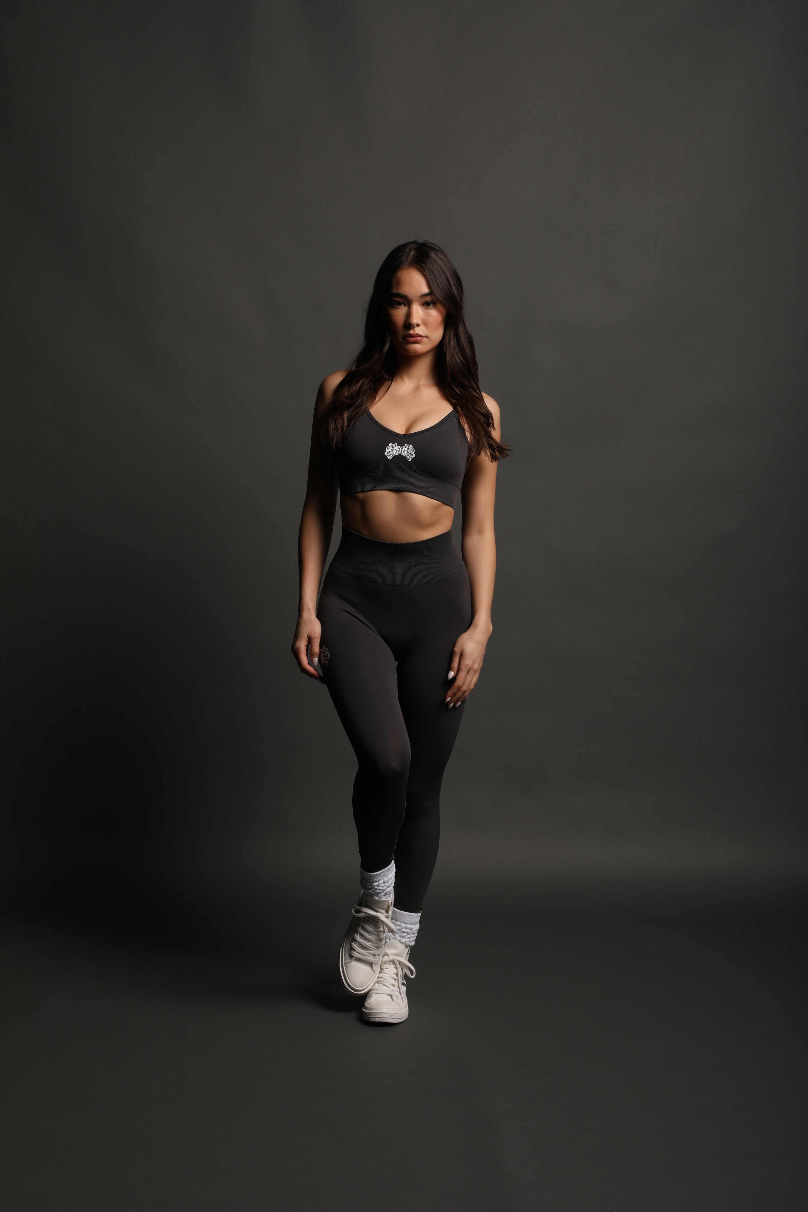 IYKYK Everson Seamless "Sports" Bra in Wolf Gray — imagem 5