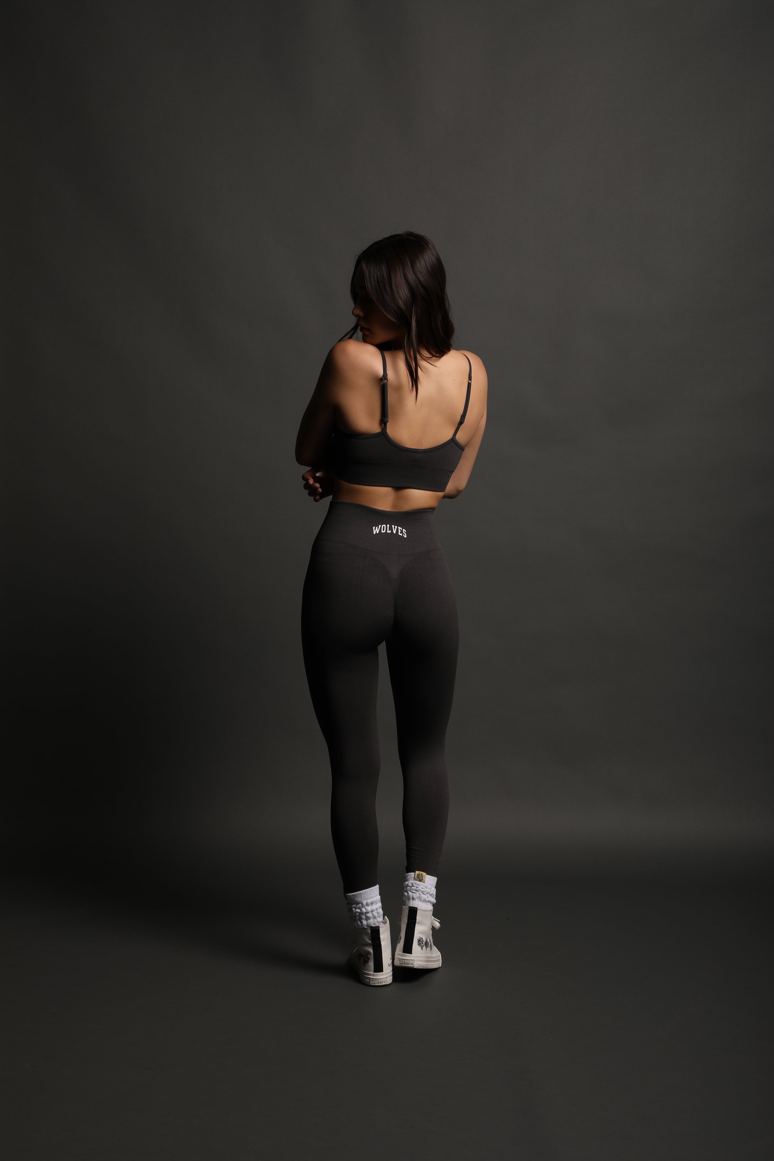 IYKYK Everson Seamless "Sports" Bra in Wolf Gray — imagem 6