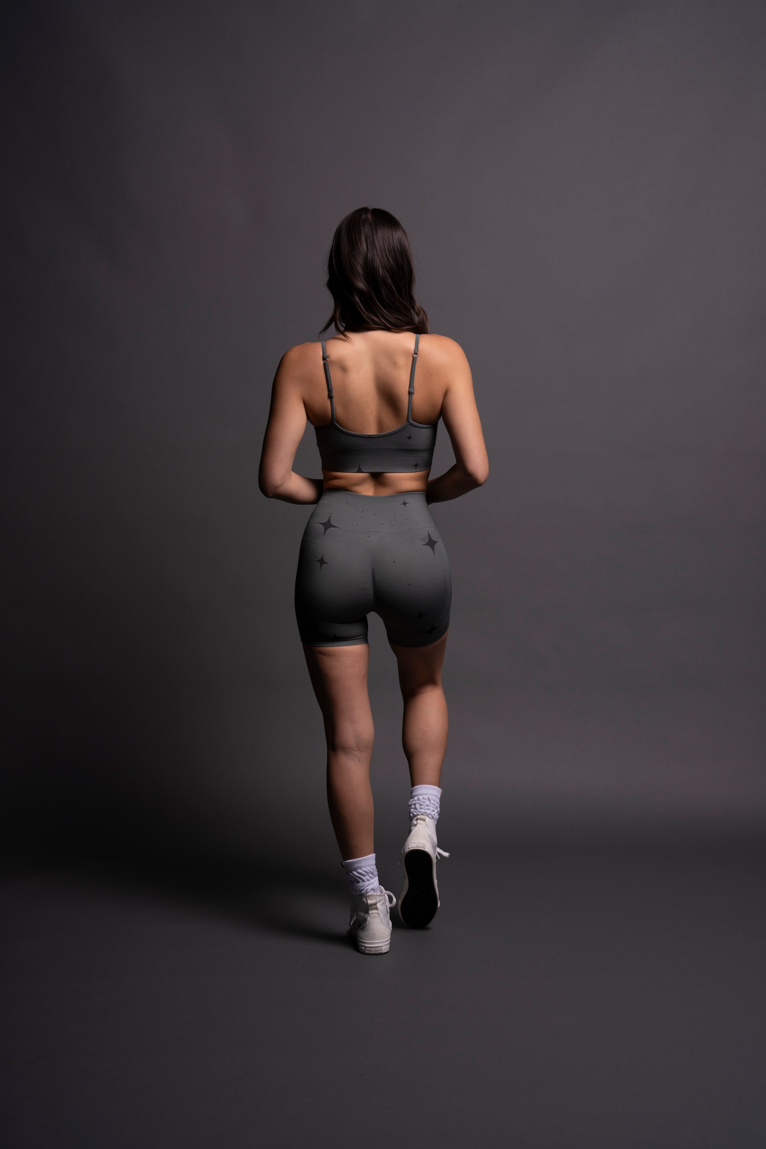 IYKYK Everson Seamless "Sports" Bra in Greek Stone Starry Night — imagem 7
