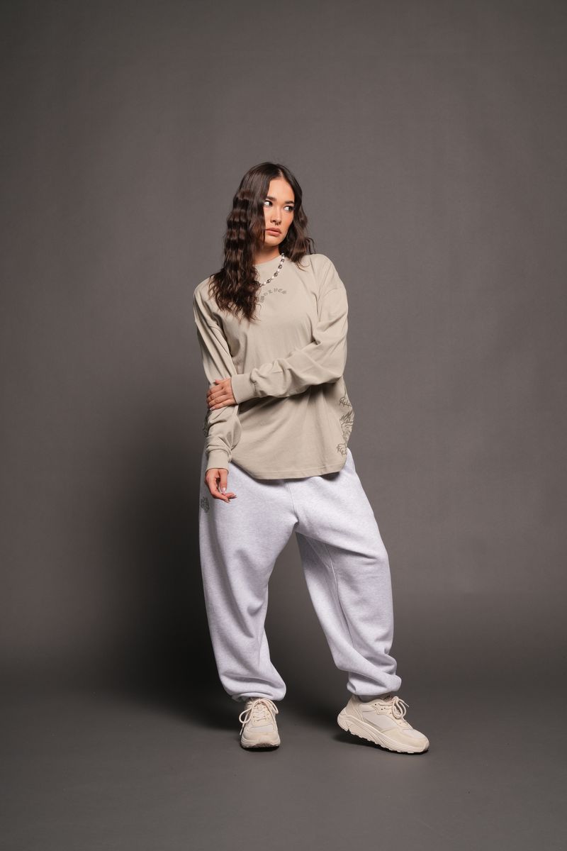She Wolf Pack Premium Ls Tee In Cactus Gray - imagem 3