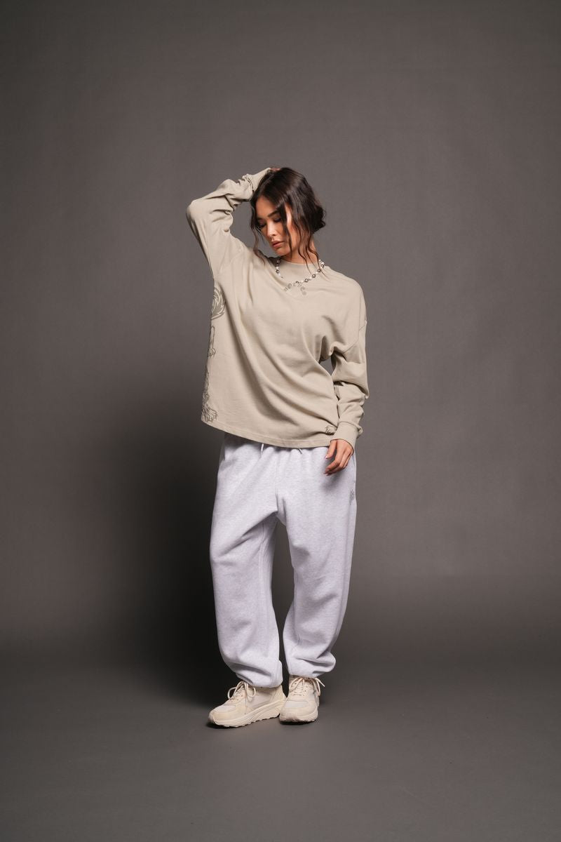 She Wolf Pack Premium Ls Tee In Cactus Gray - imagem 4