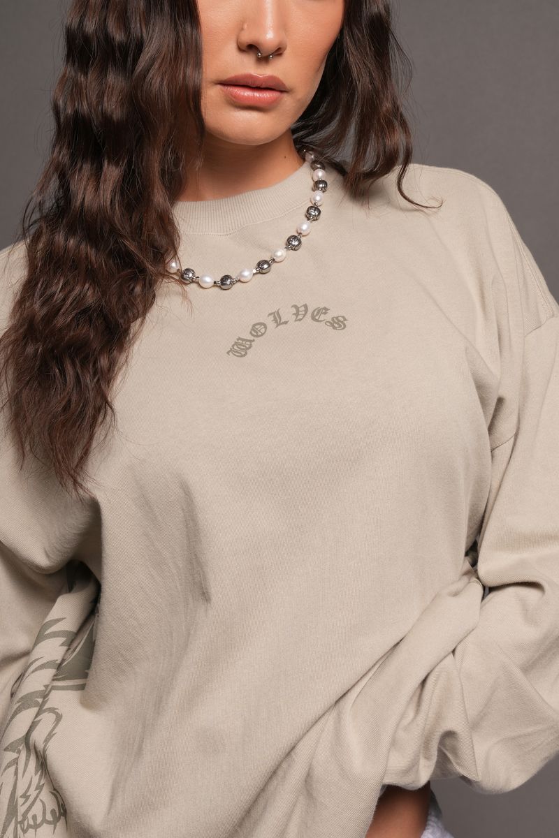 She Wolf Pack Premium Ls Tee In Cactus Gray - imagem 5
