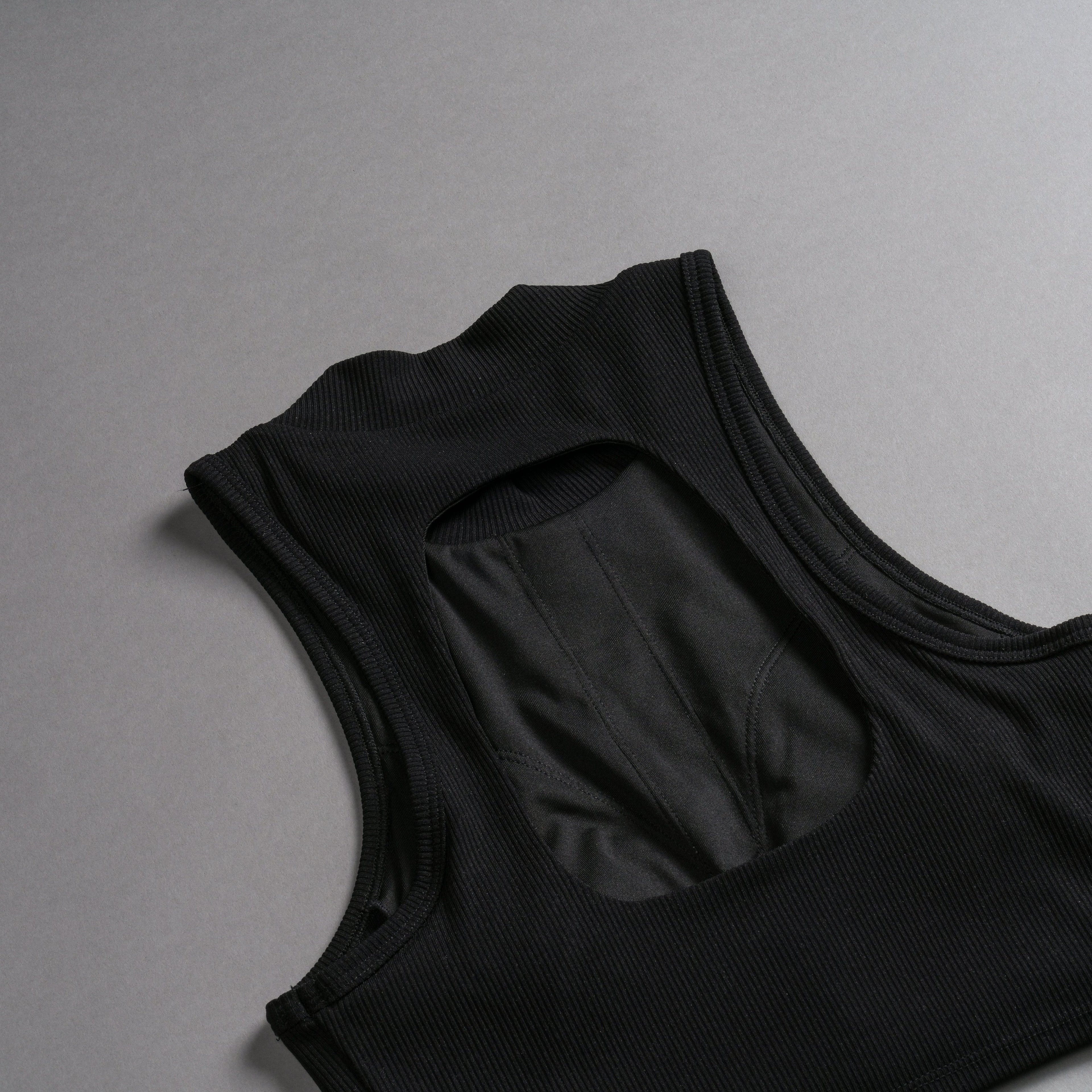 Chopper Romy Mockneck Ribbed Tank in Black — imagem 9