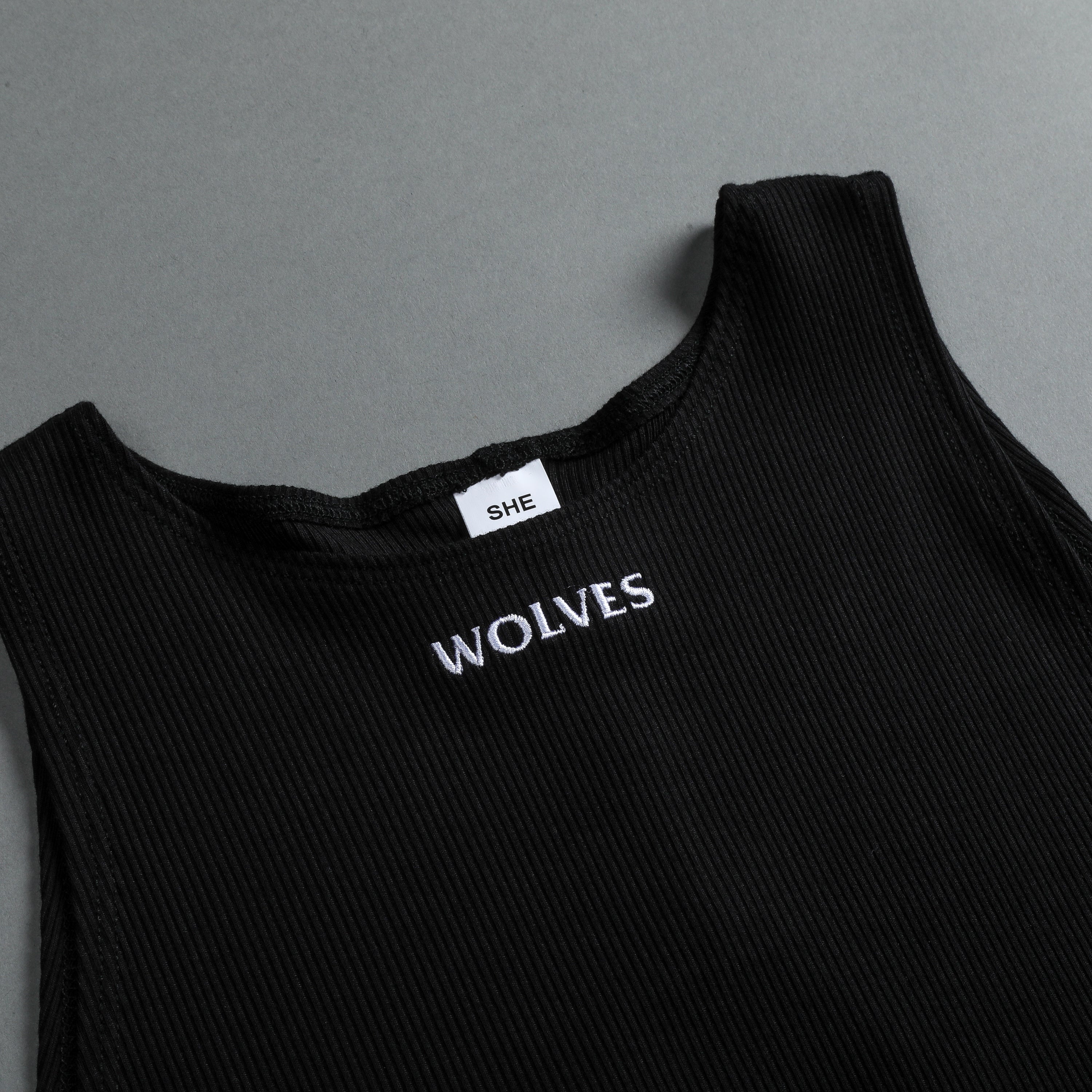 Hardcore V2 Nikita Curve Tank in Black — imagem 8