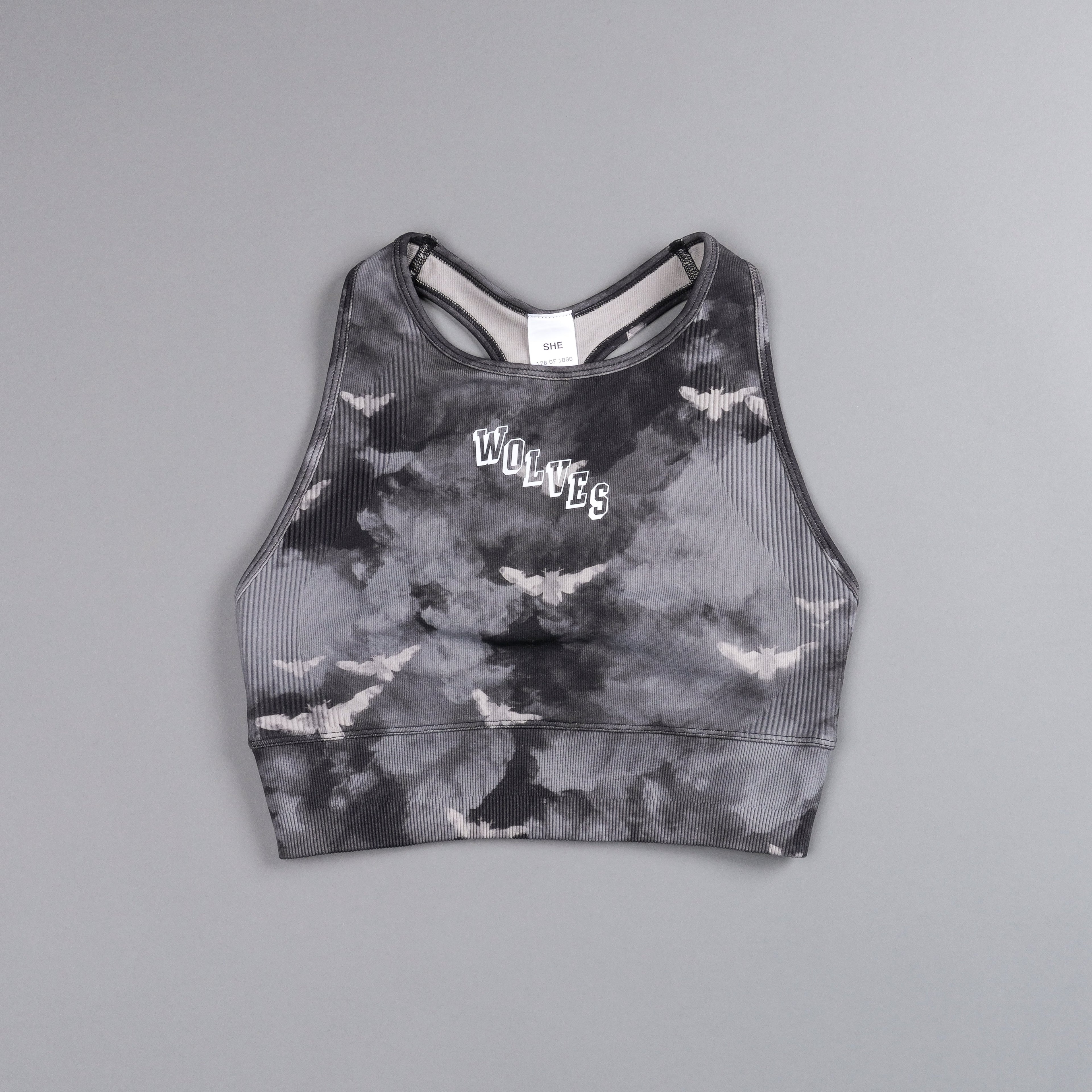 Stairs "Everson Seamless" Racerback Tank in Black Death Moth Ghost Clouds — imagem 3