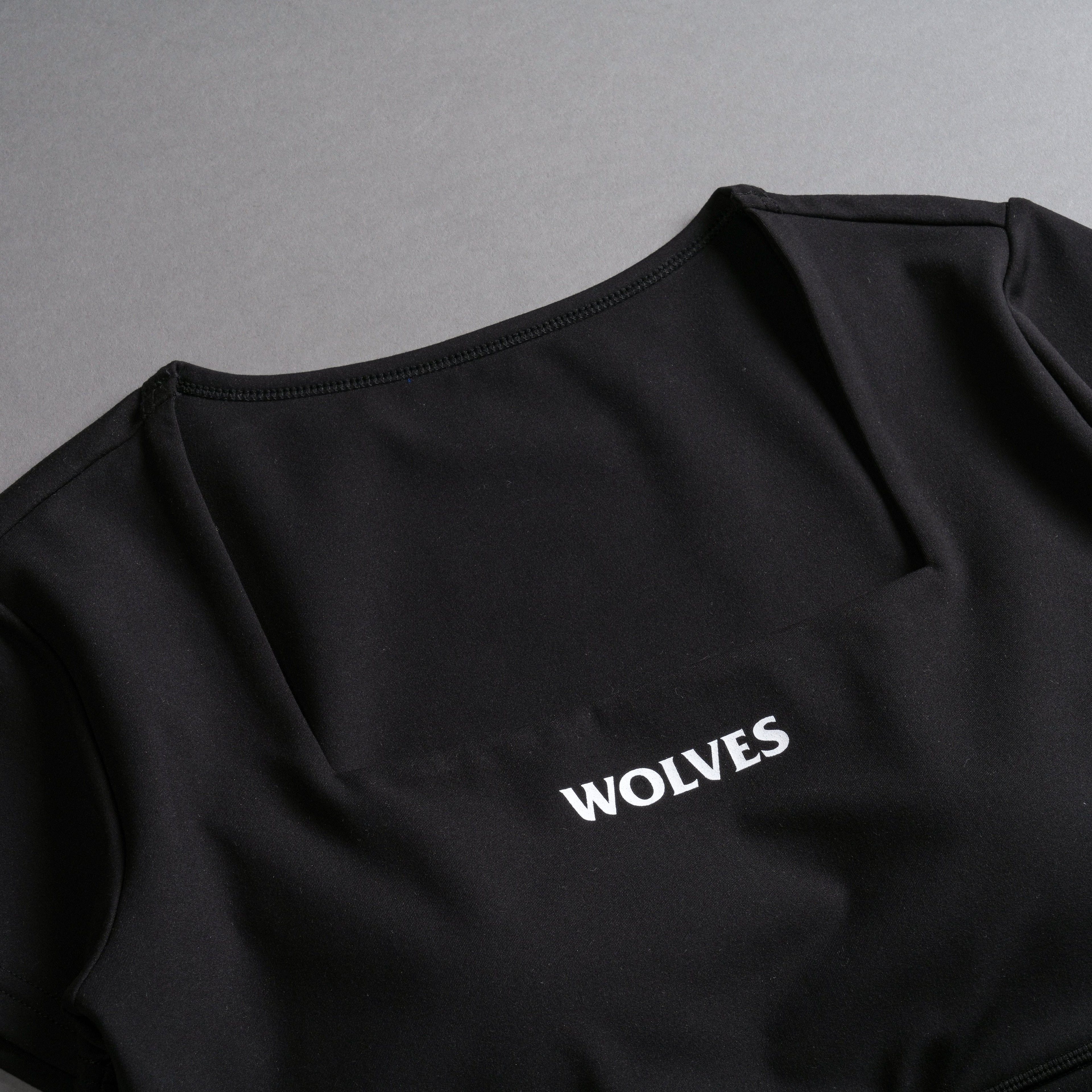 Our Bond S/S Jade "Energy" Top in Black — imagem 8
