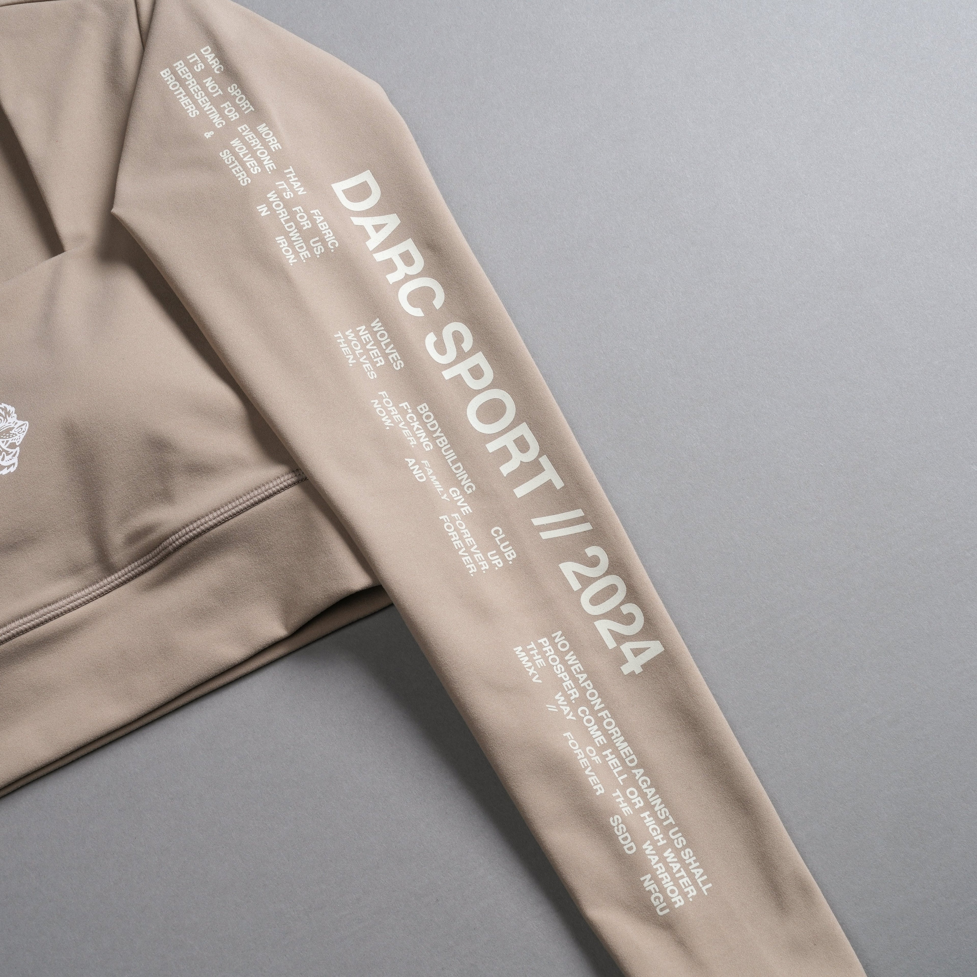 Marked L/S Jade "Energy" Top in Taupe — imagem 10