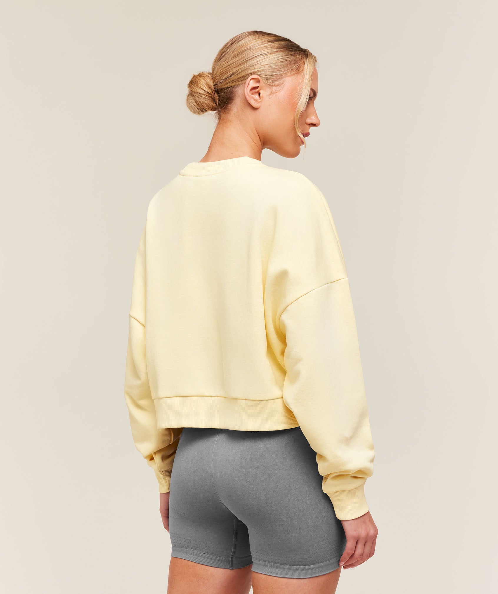Training Oversized Boxy Sweatshirt - Butter Yellow — imagem 2