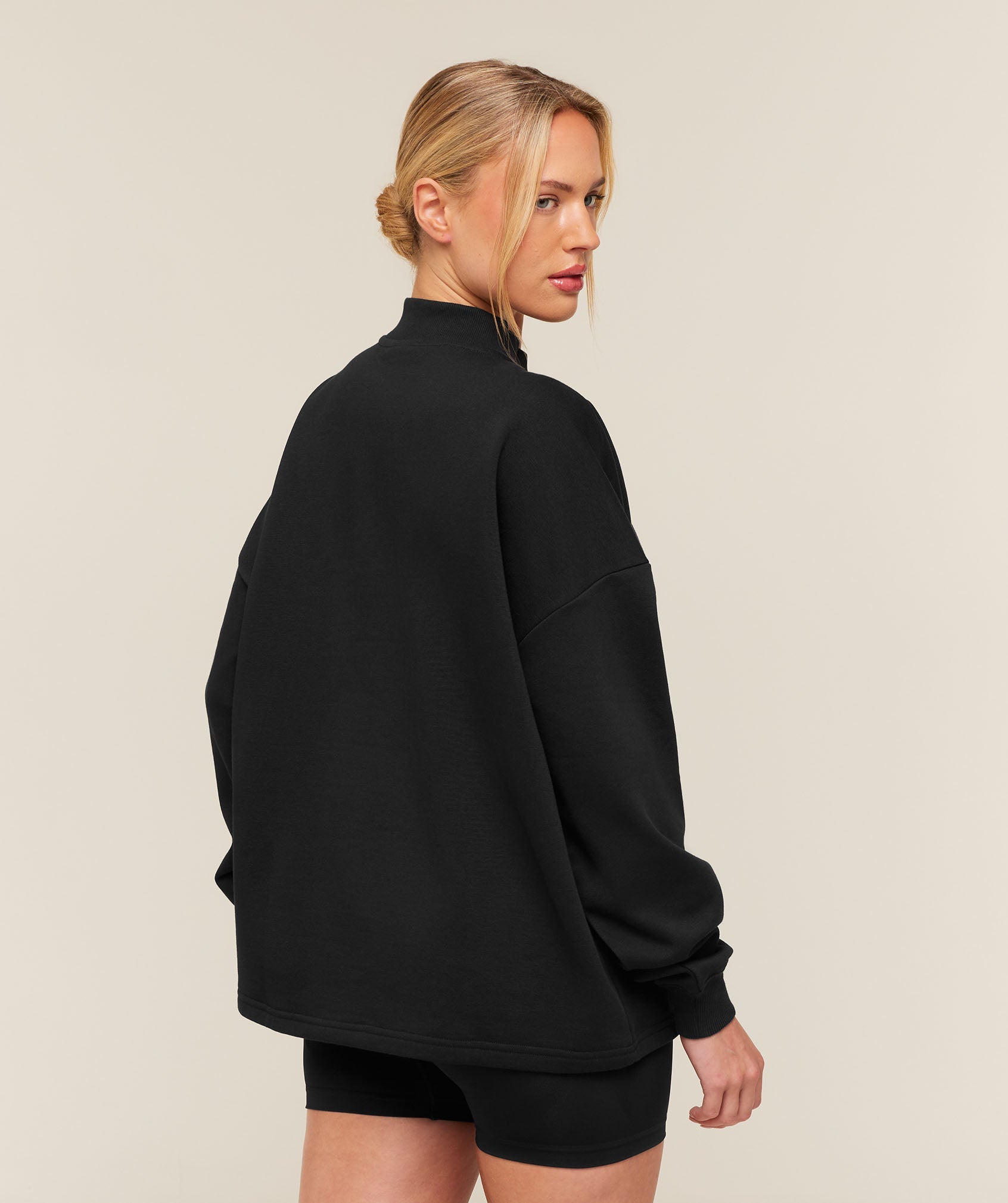 Training Oversized 1/4 Zip - Black — imagem 2