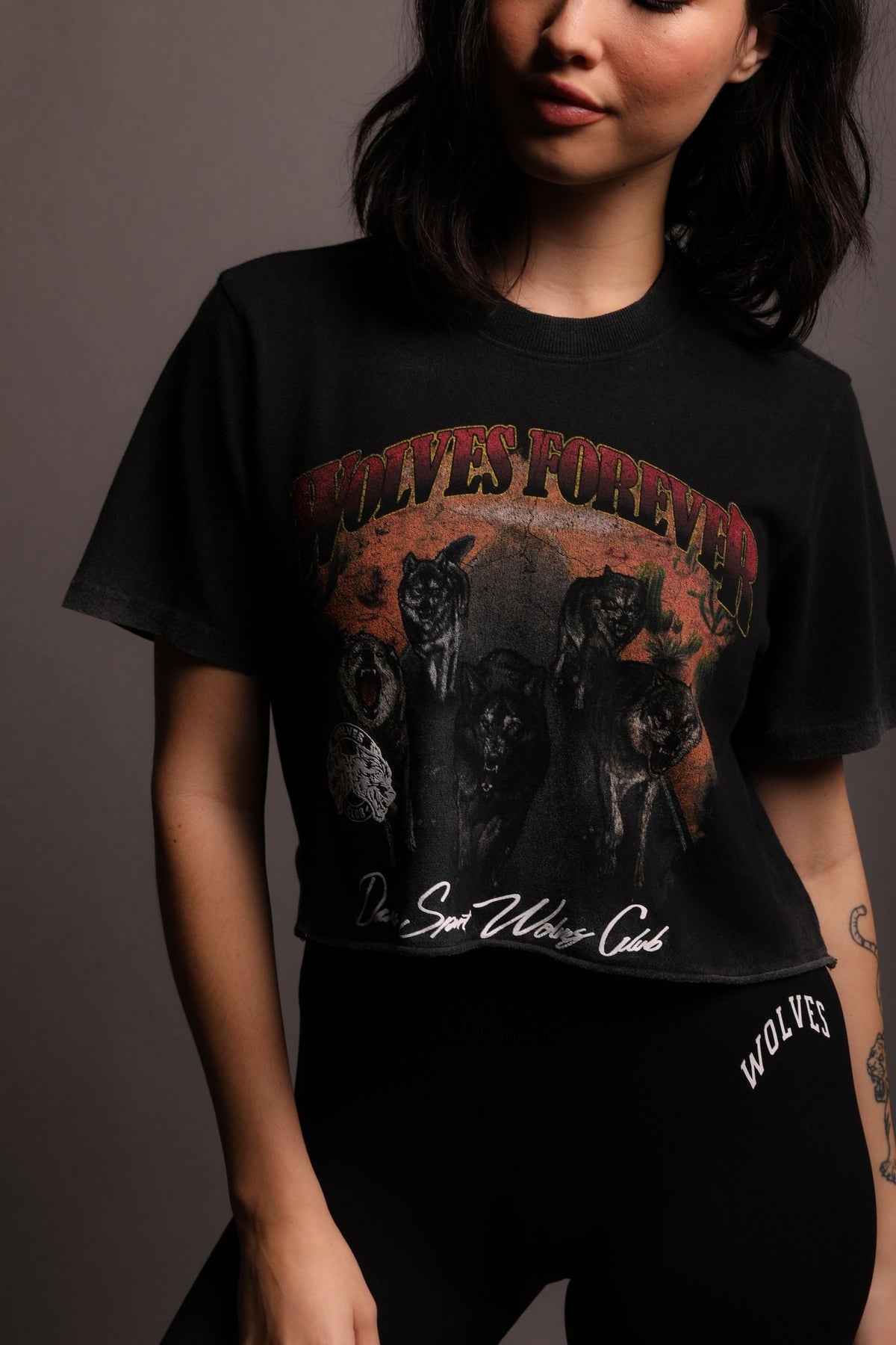 Run Free "Premium Vintage" (Cropped) Tee in Black - imagem 9