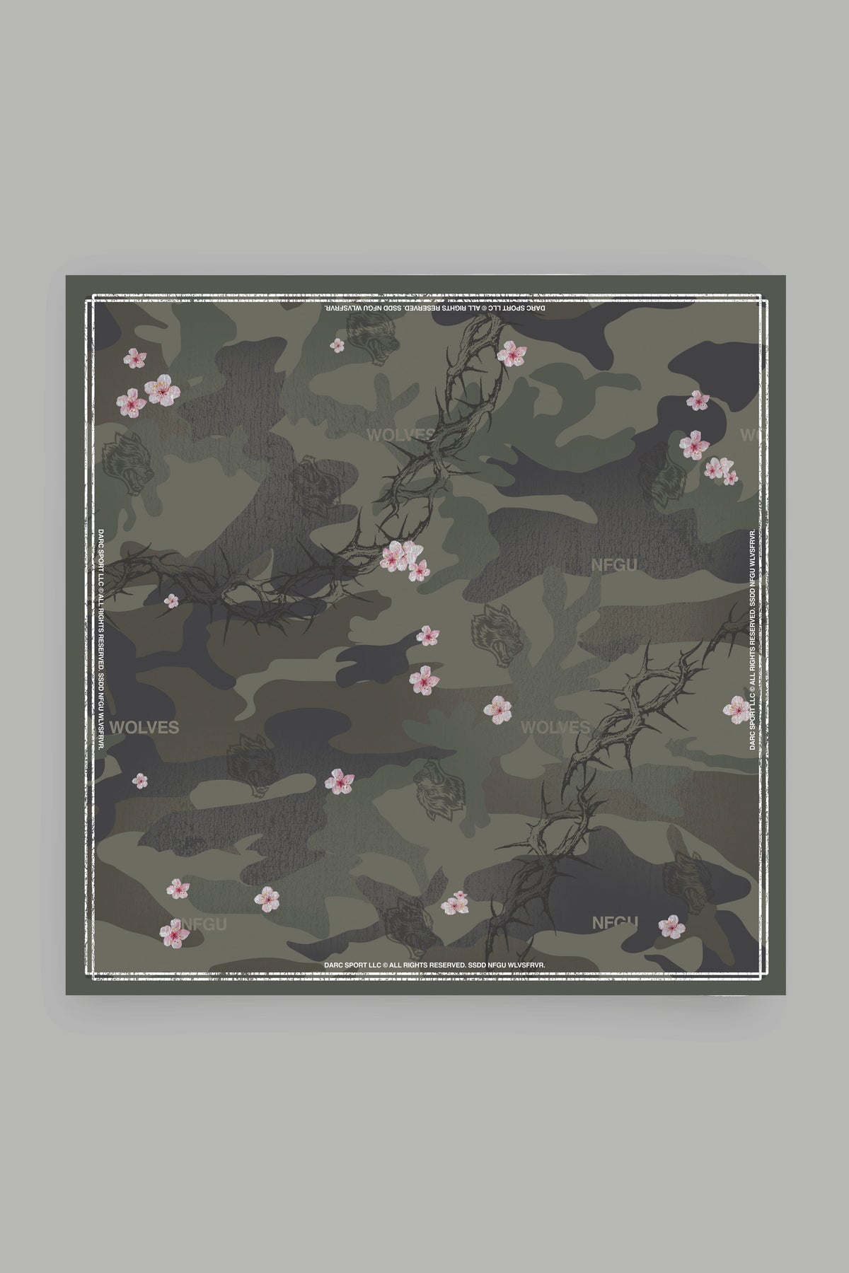 Warrior In The Garden Print Babushka Scarf in Camo - imagem 1