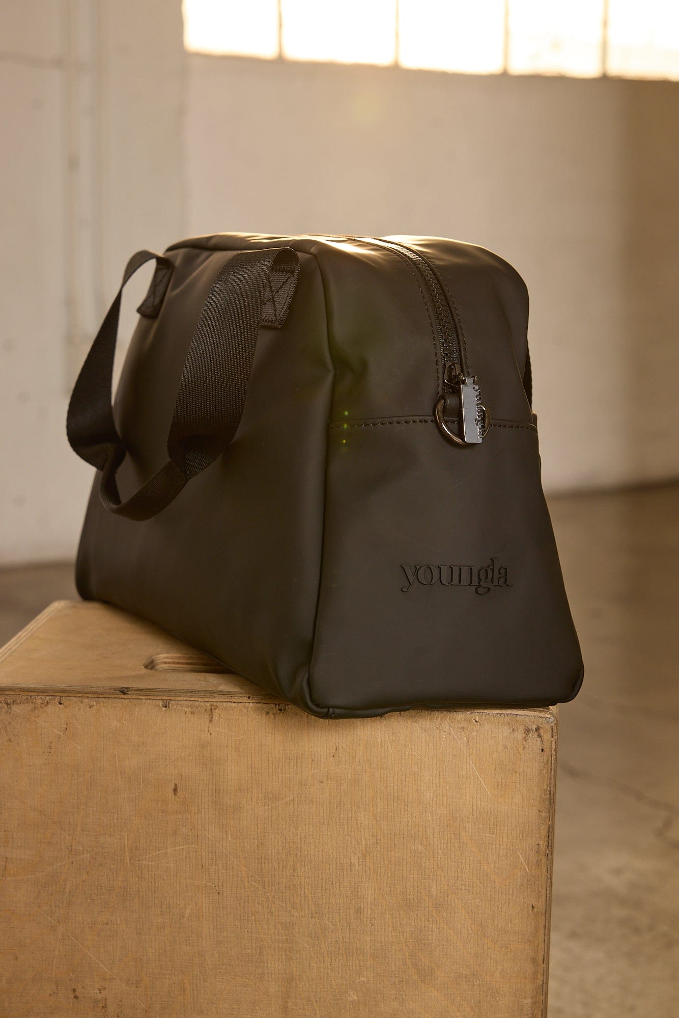 W613 Sleek Mini Duffle — imagem 9