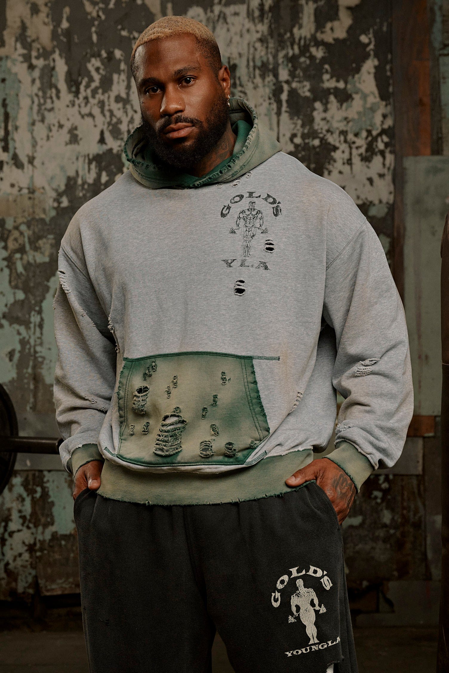 5168 - Gold's Iron Legacy Distress Hoodies — imagem 1