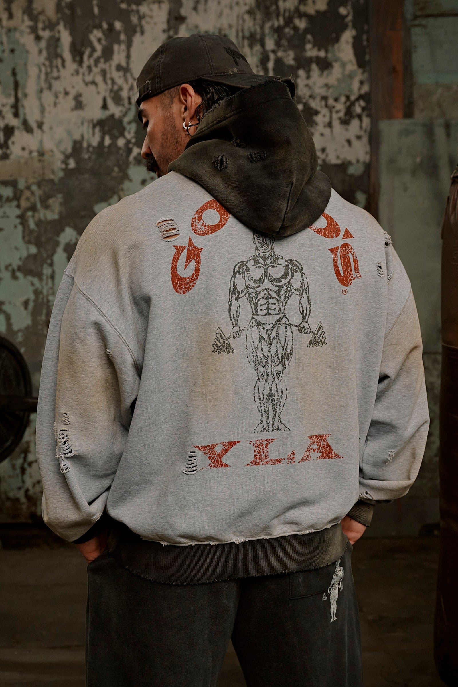 5168 - Gold's Iron Legacy Distress Hoodies — imagem 4