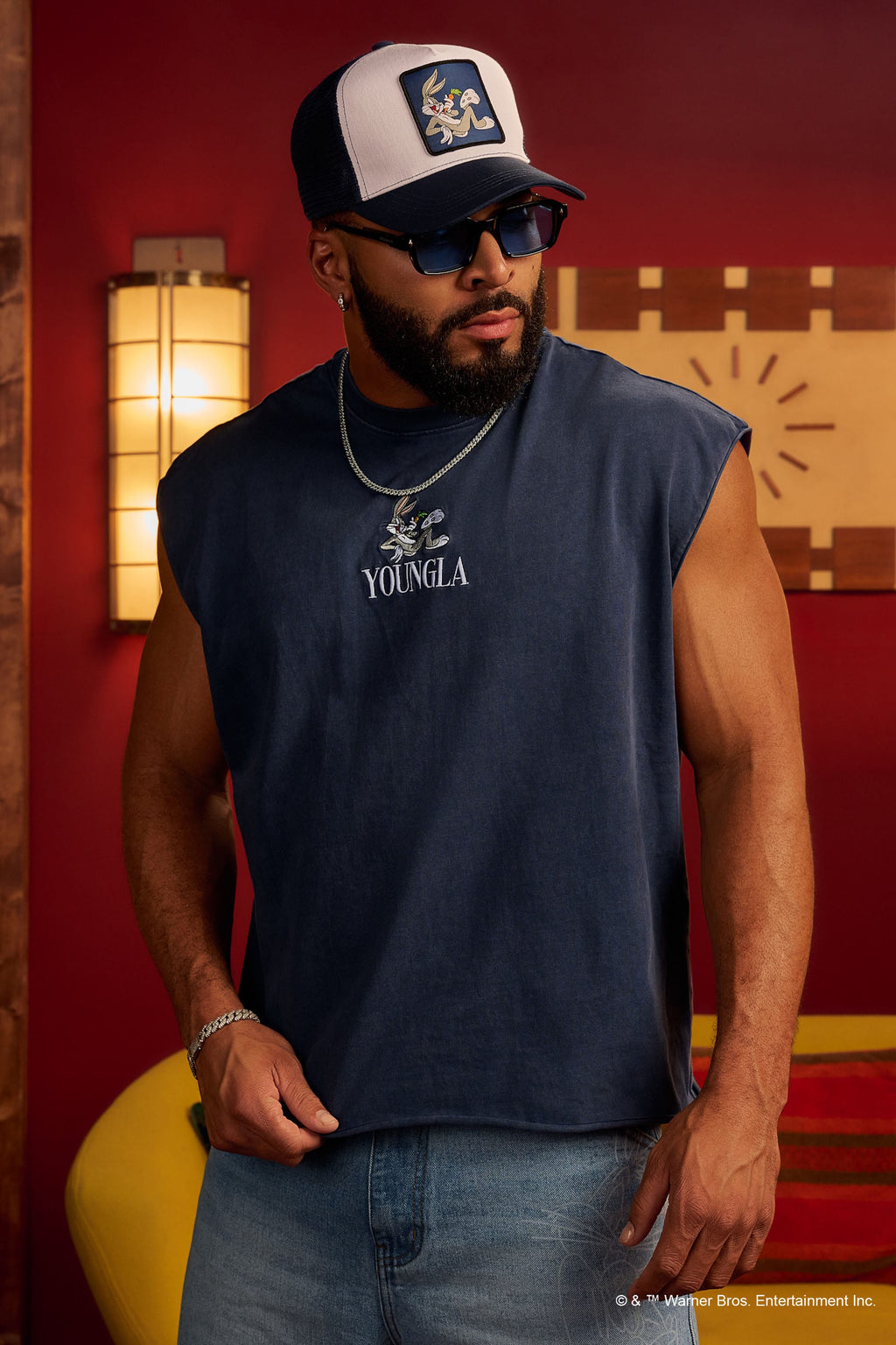 3107 - Looney Tunes Embroidered Cut-offs — imagem 4