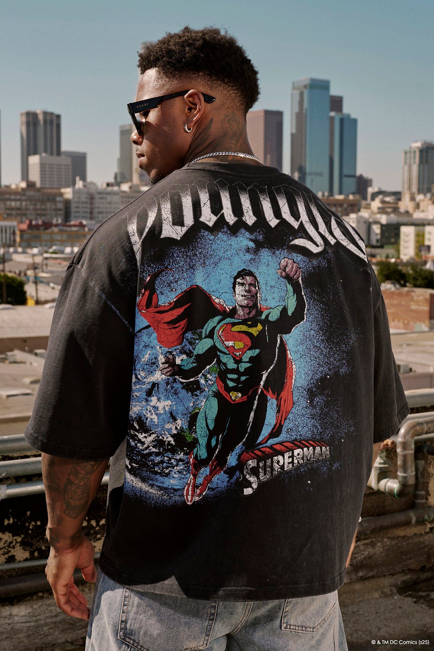 4064 - Superman Huge Tees — imagem 1