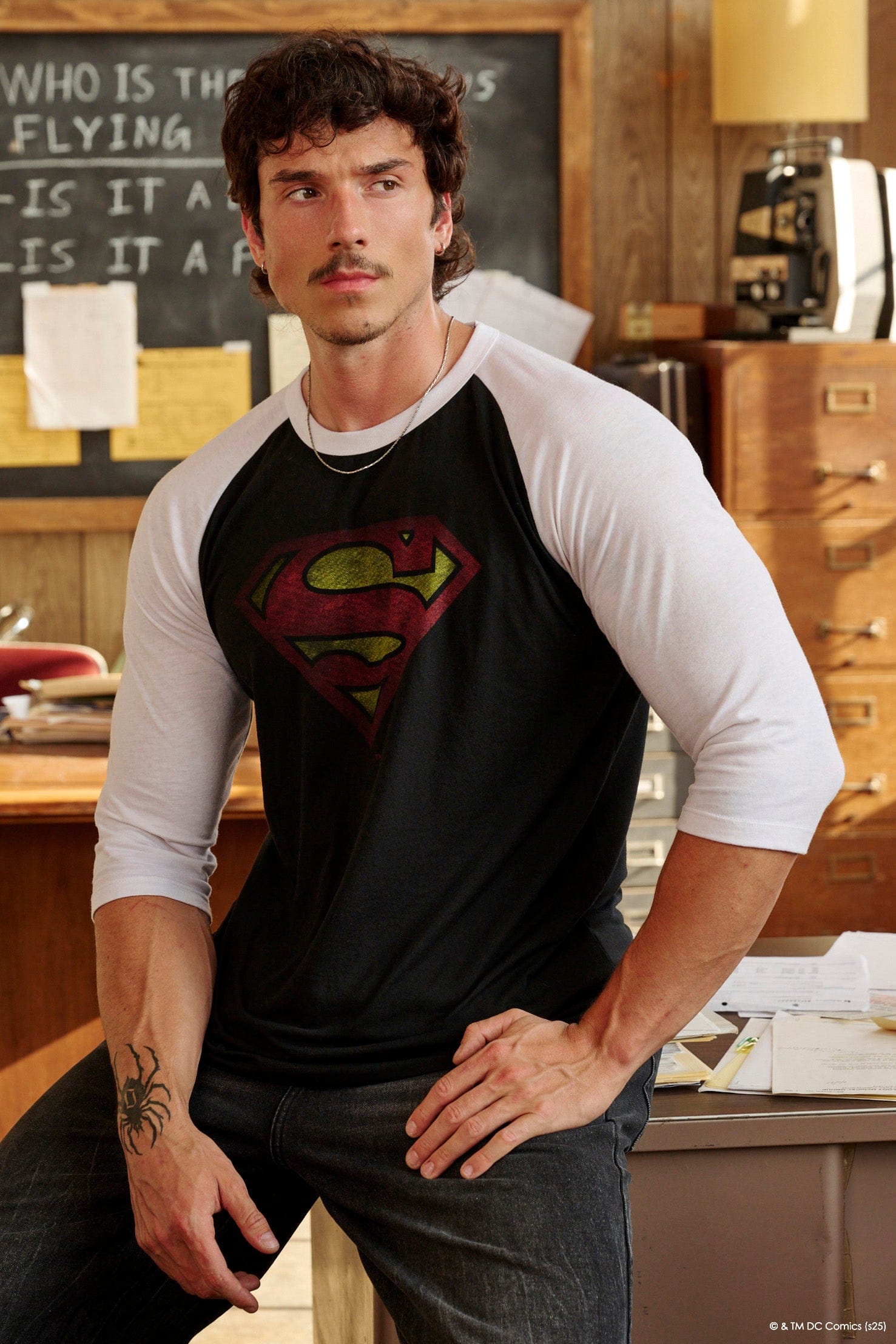 8072 - Superman 3/4 Raglan Shirts — imagem 3