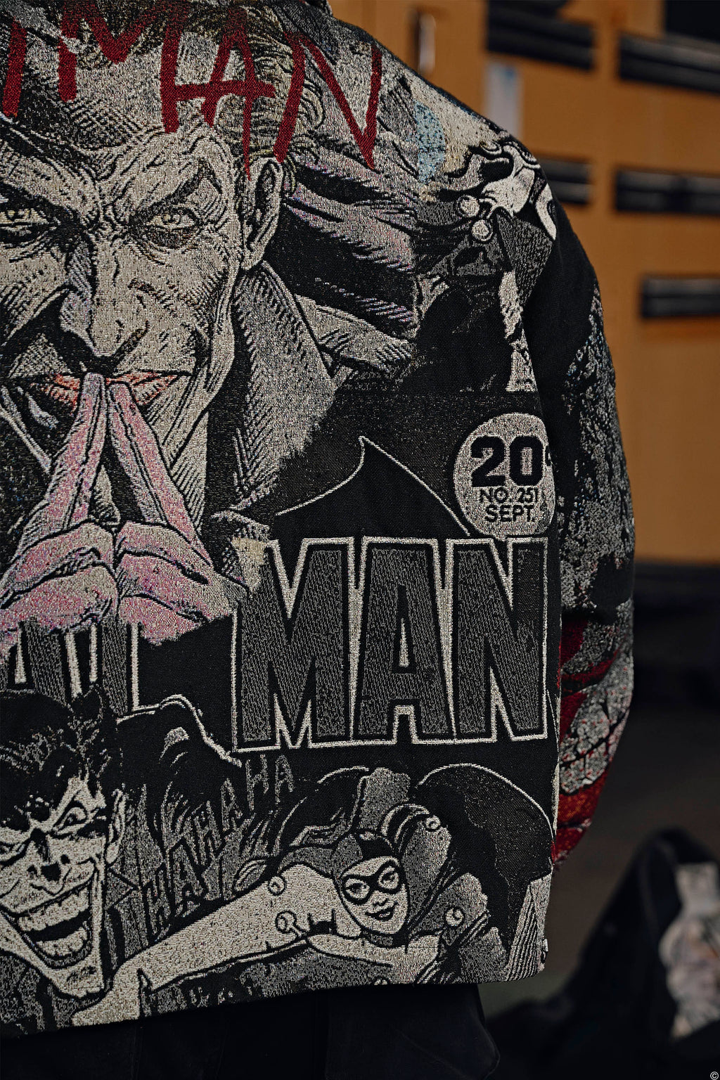 5177 - Batman Limited Edition Tapestry Jackets — imagem 5