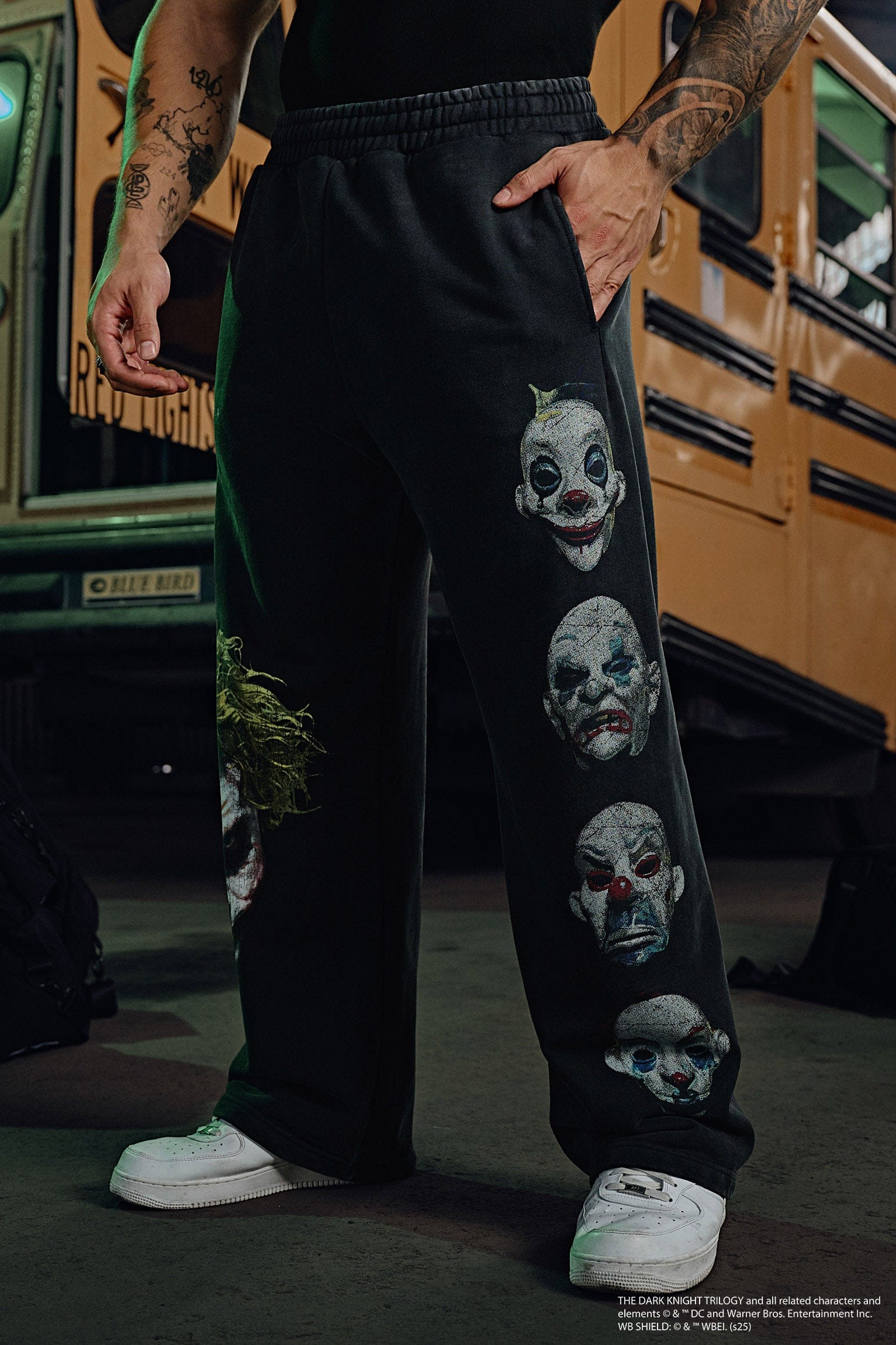 2158 - Batman Legends Joggers — imagem 1