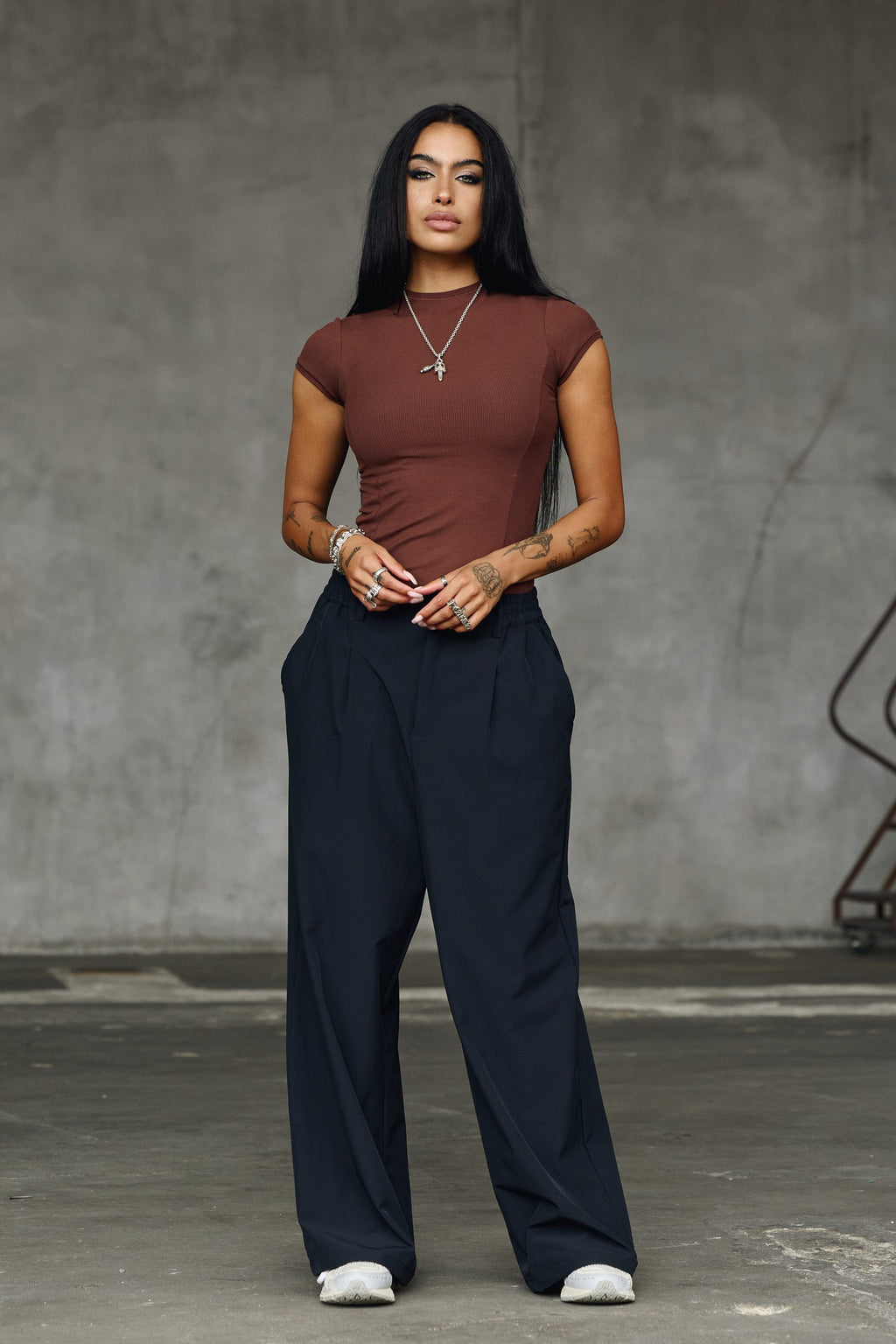 W4270 Ribbed Mock Neck Tee — imagem 4