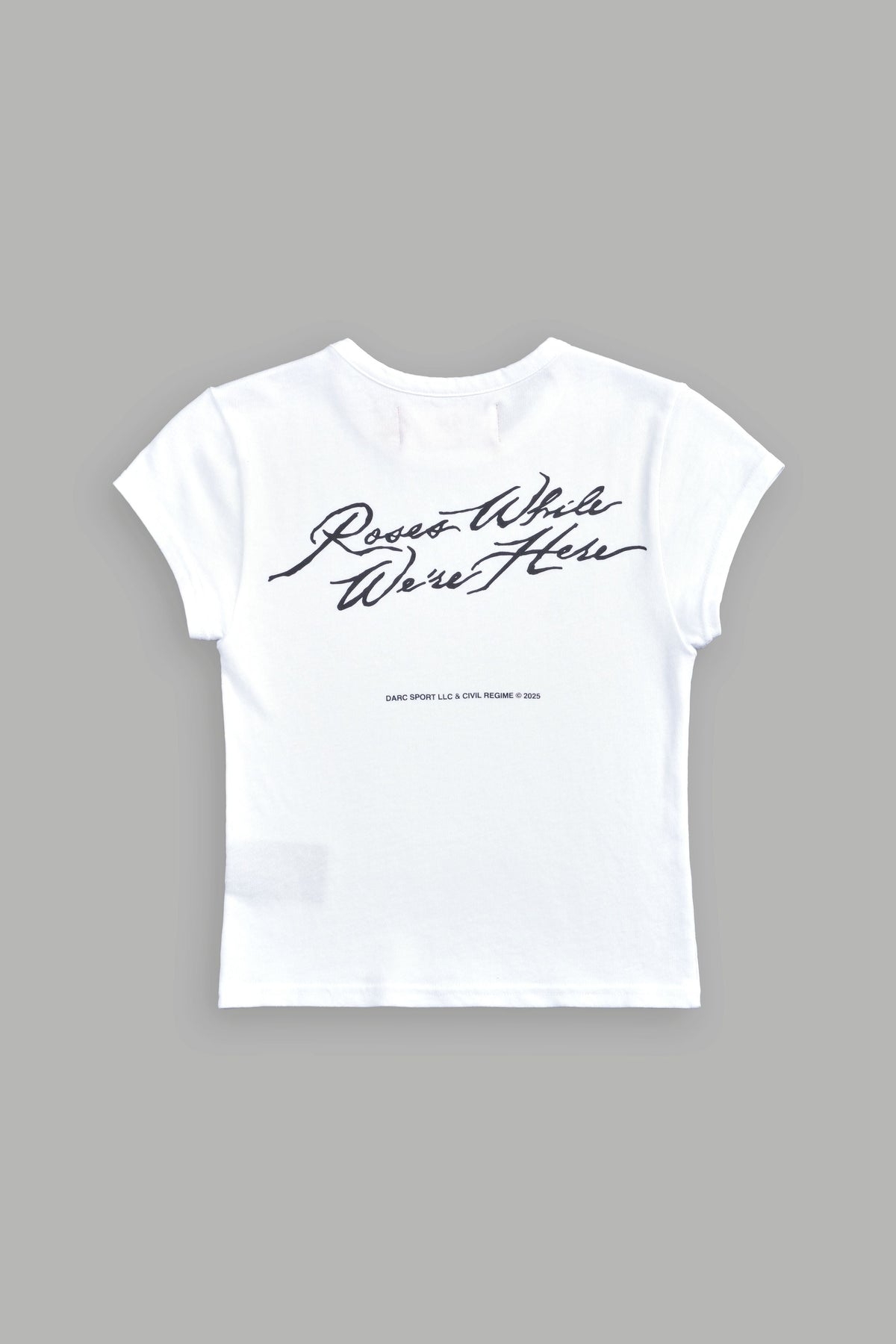 Roses While We're Here "Baby" Tee in White - imagem 3
