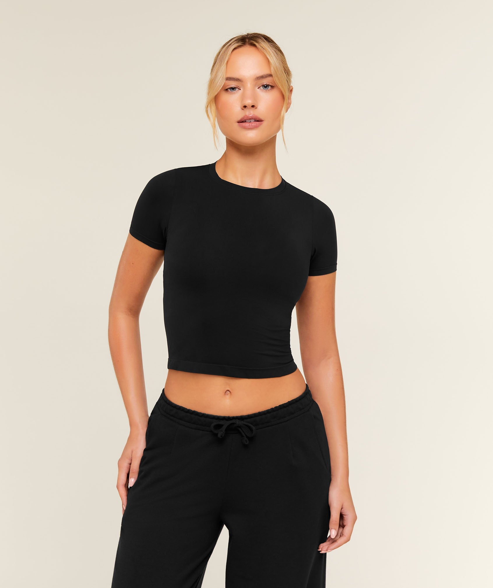 FeatherForm Short Sleeve T-Shirt - Black — imagem 1