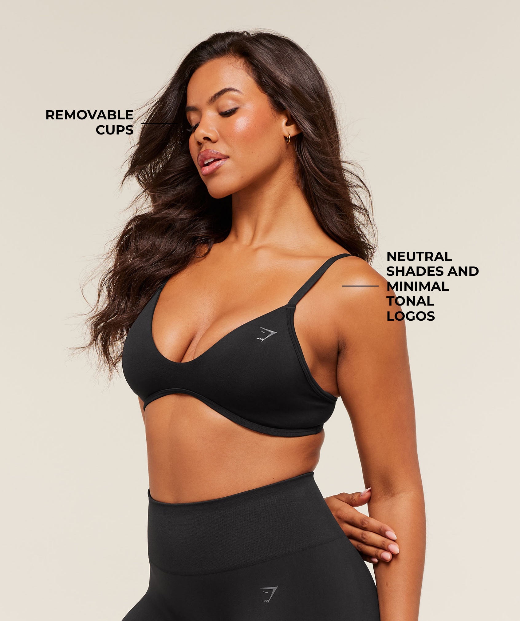 Soft Sculpt V-neck Sports Bra - Black — imagem 2
