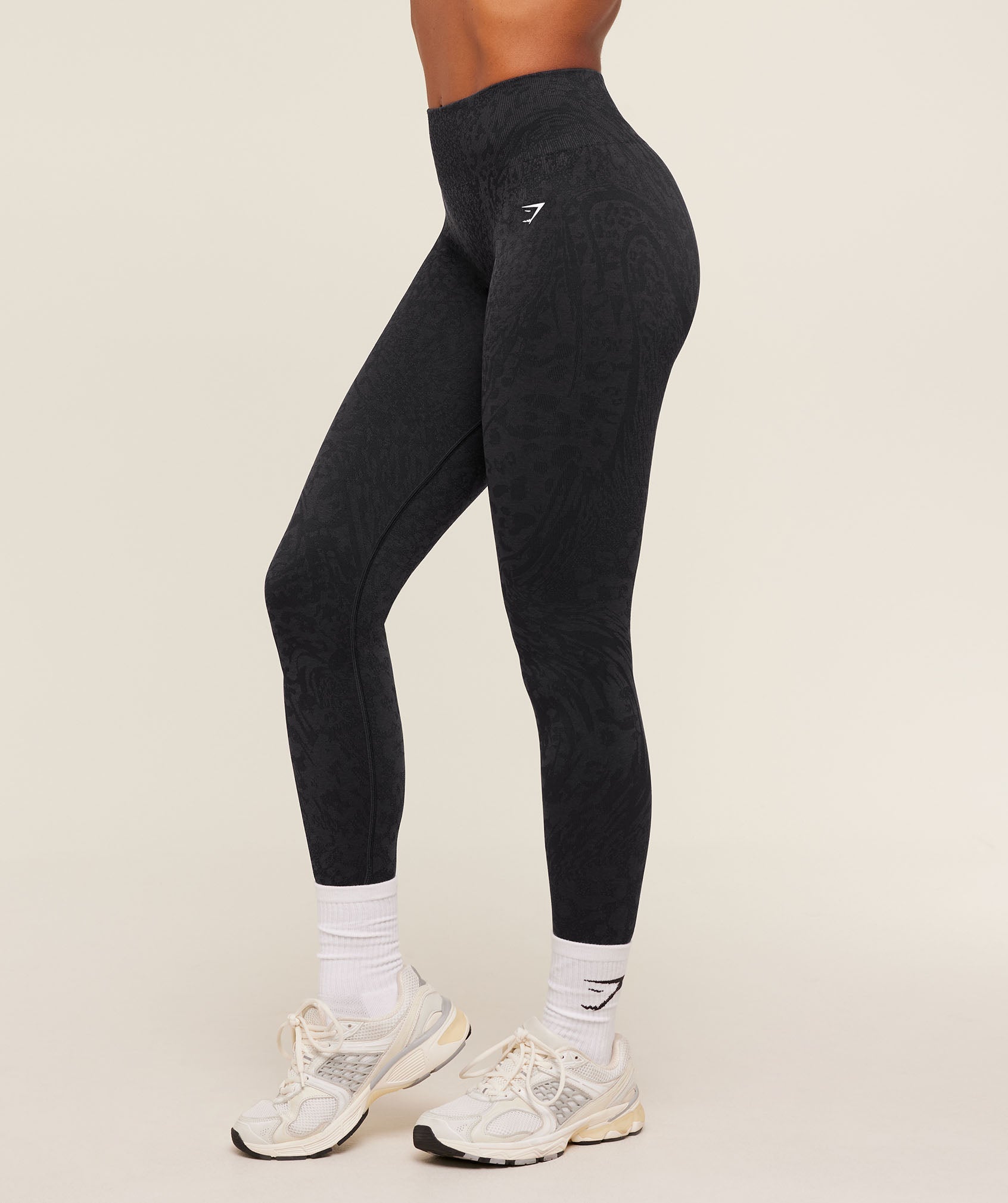 Adapt Animal X Whitney Leggings - Black /  Asphalt Grey — imagem 4