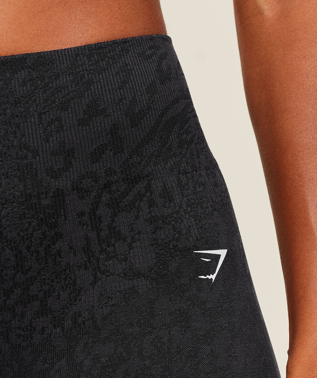 Adapt Animal X Whitney Leggings - Black /  Asphalt Grey — imagem 7