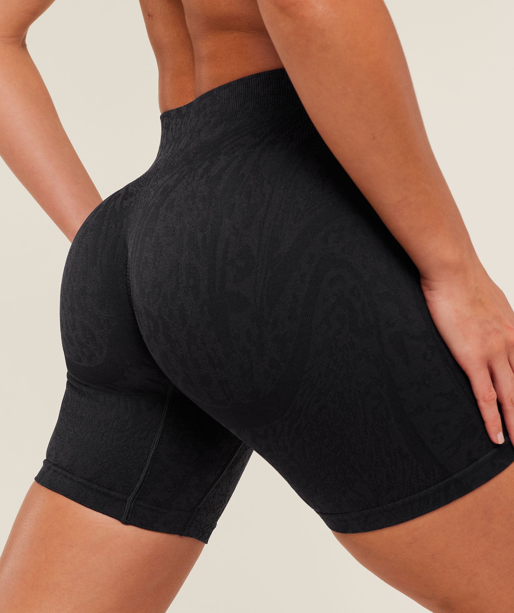 Adapt Animal X Whitney Shorts - Black /  Asphalt Grey — imagem 6