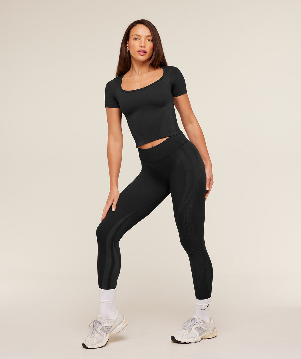 Weekend Seamless Short Sleeve Top - GS Black/GS Asphalt Grey — imagem 3