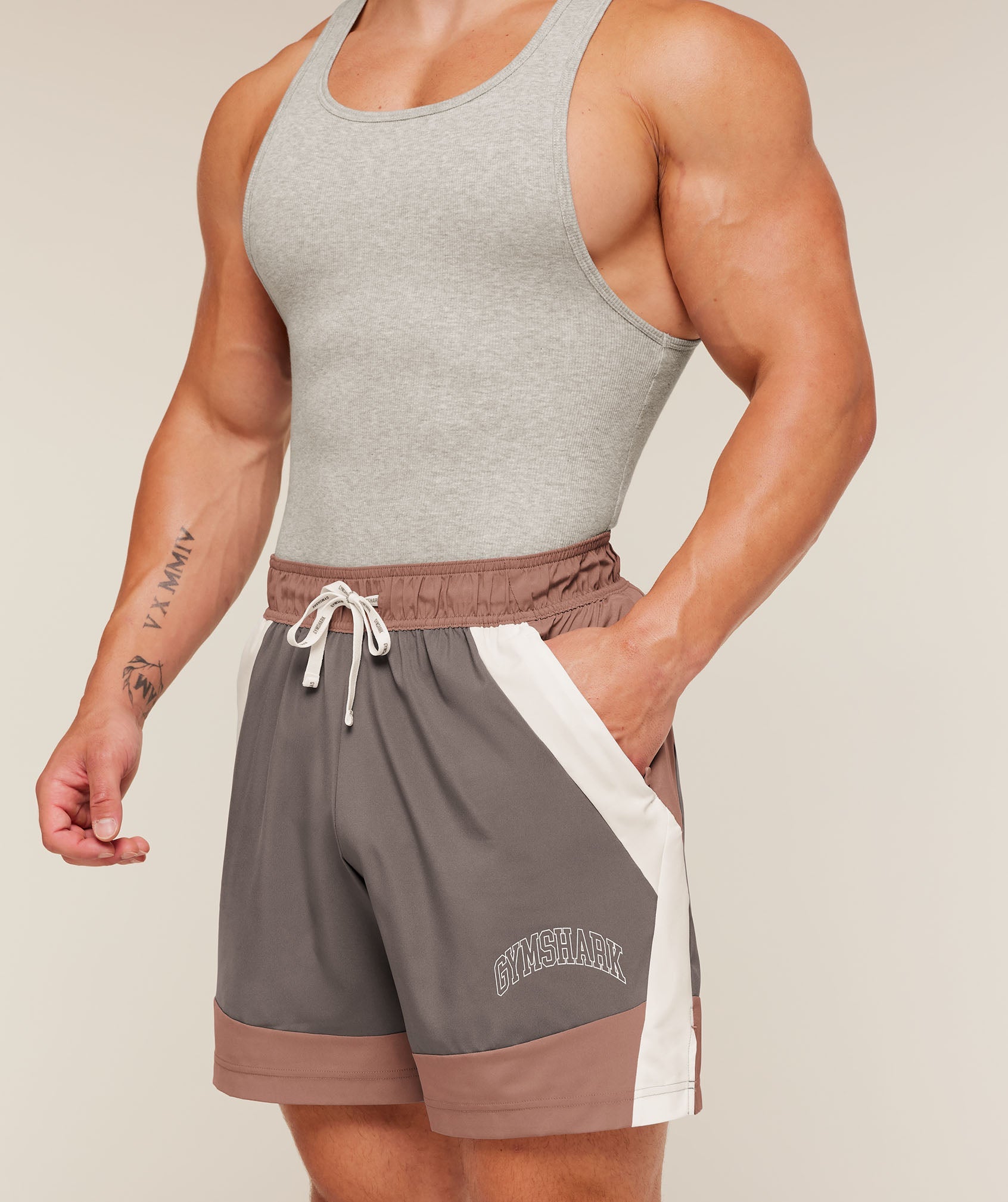 Collegiate Tech Shorts - Taupe Brown — imagem 6