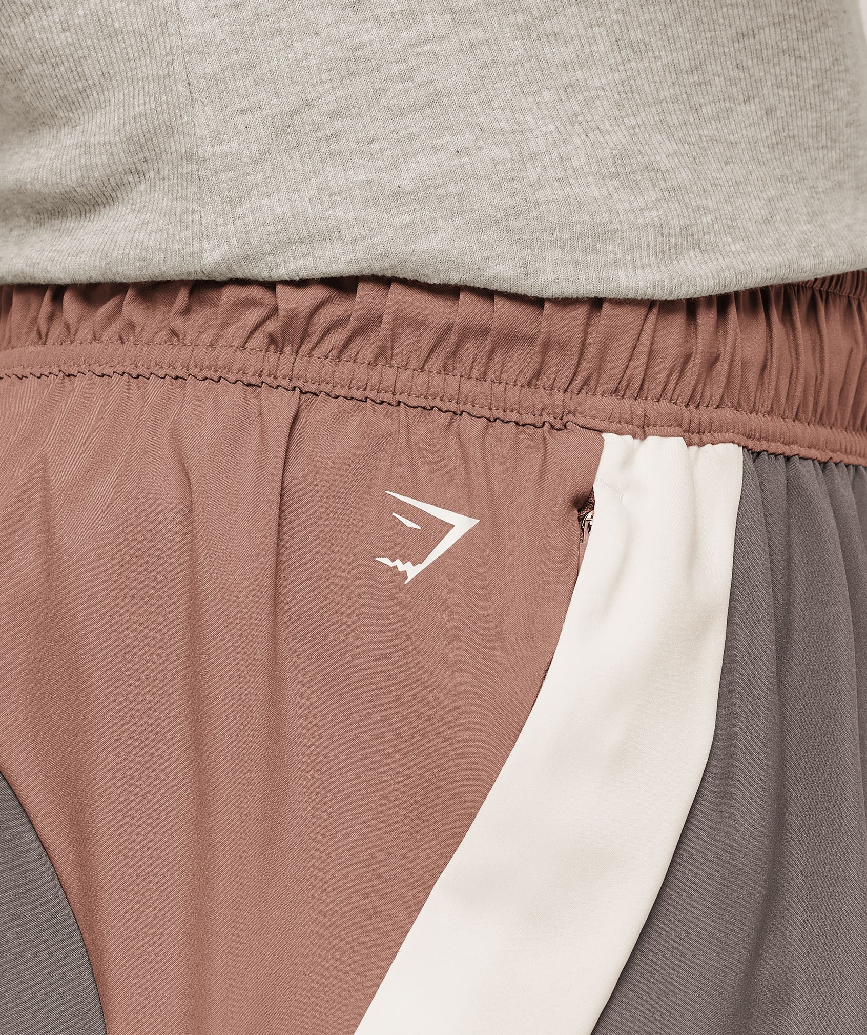 Collegiate Tech Shorts - Taupe Brown — imagem 5