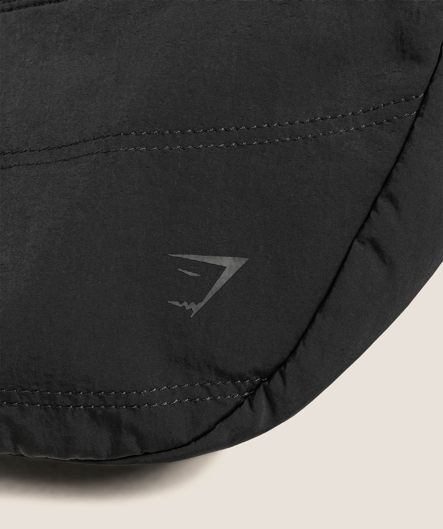 Pleat Crossbody - Black — imagem 6