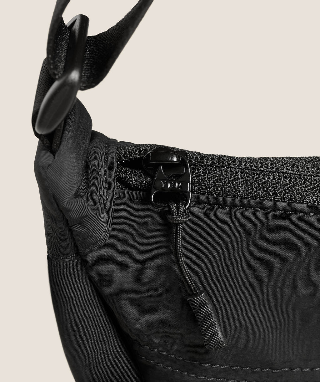 Pleat Crossbody - Black — imagem 5
