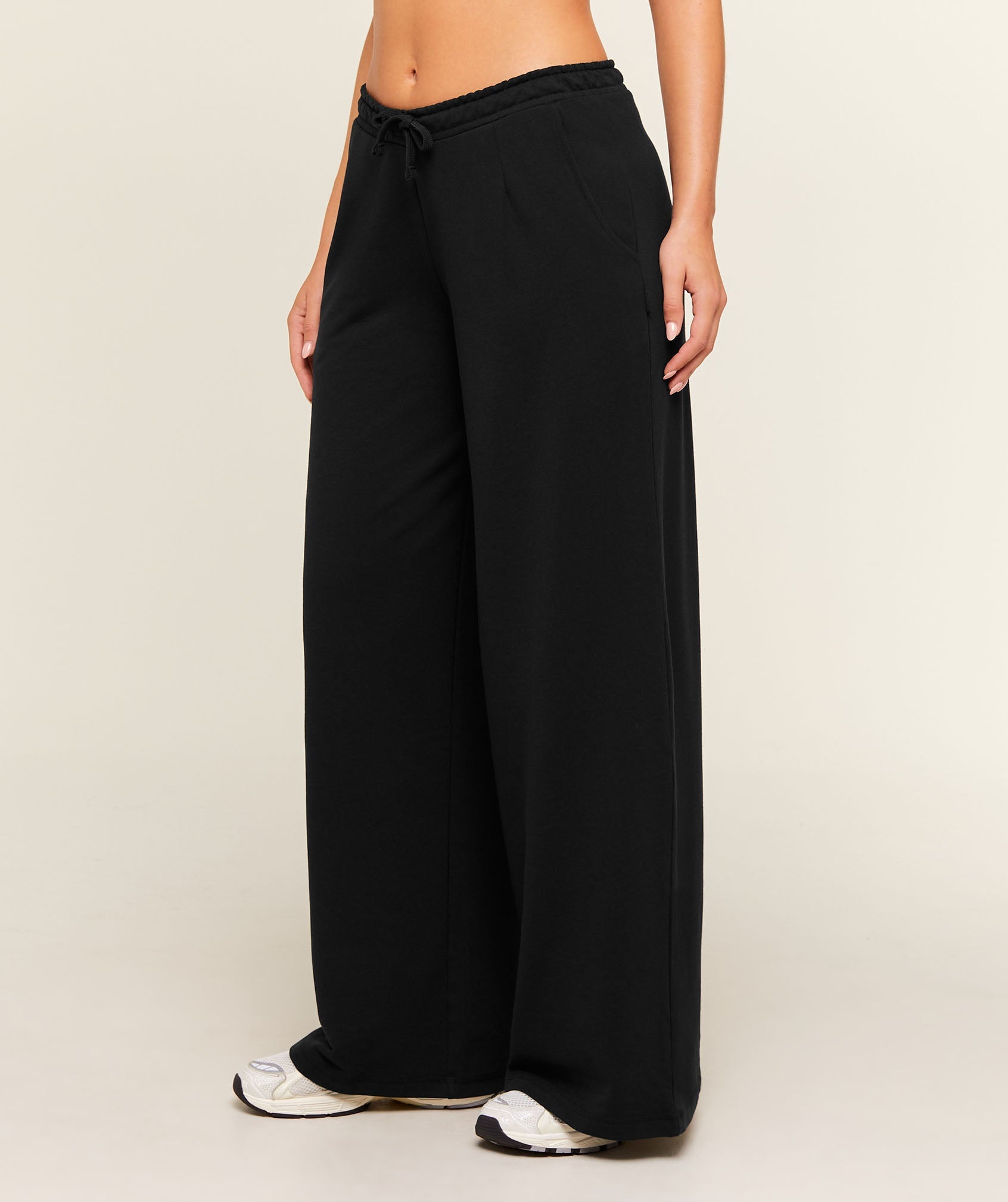 Lightweight Wide Leg Pants Regular - Black — imagem 4