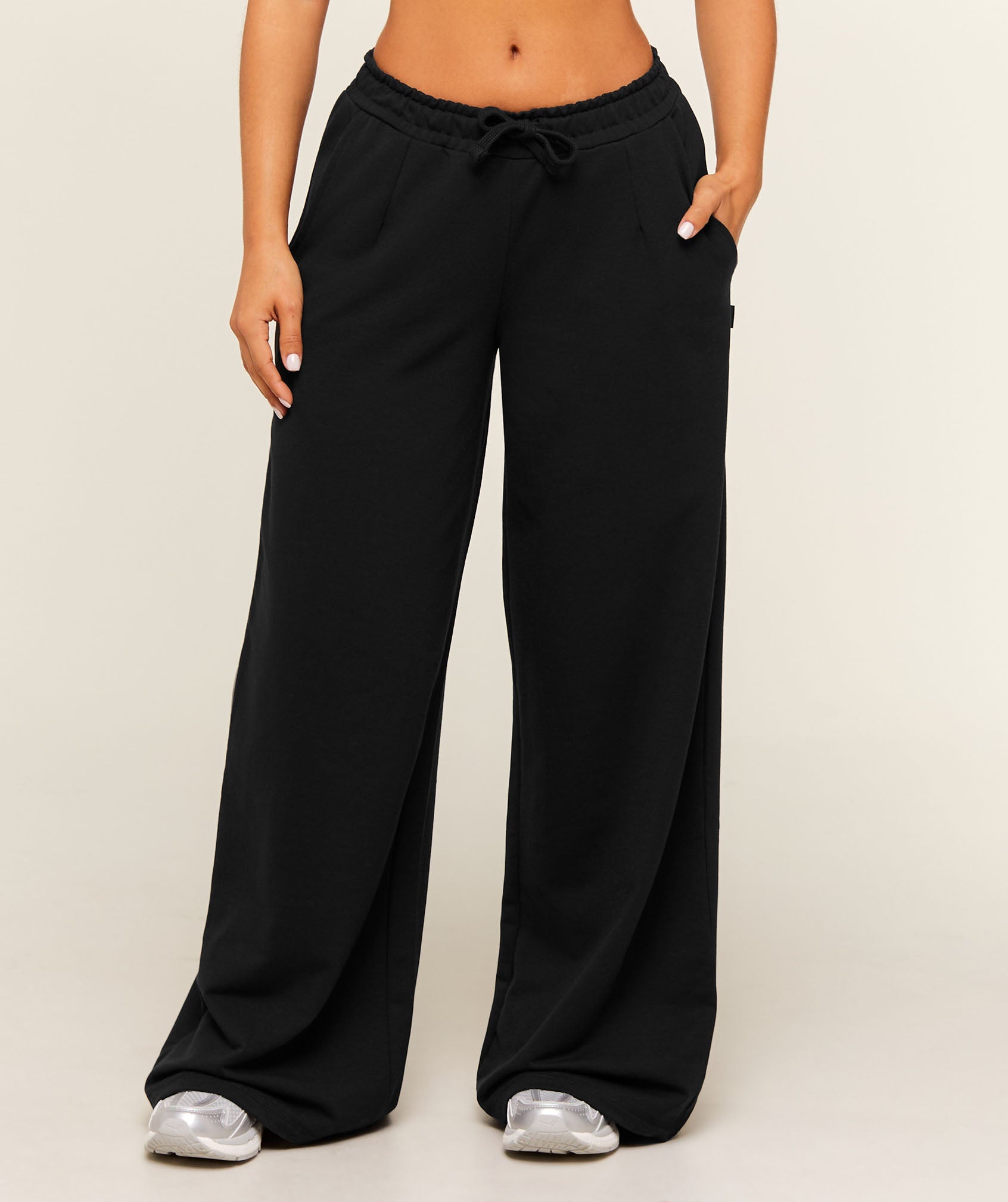 Lightweight Wide Leg Pant Short - Black — imagem 1