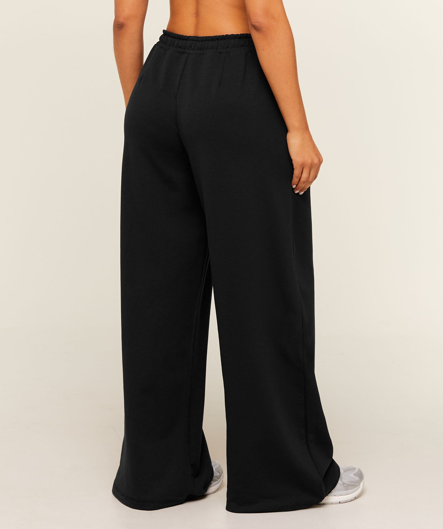 Lightweight Wide Leg Pant Short - Black — imagem 3