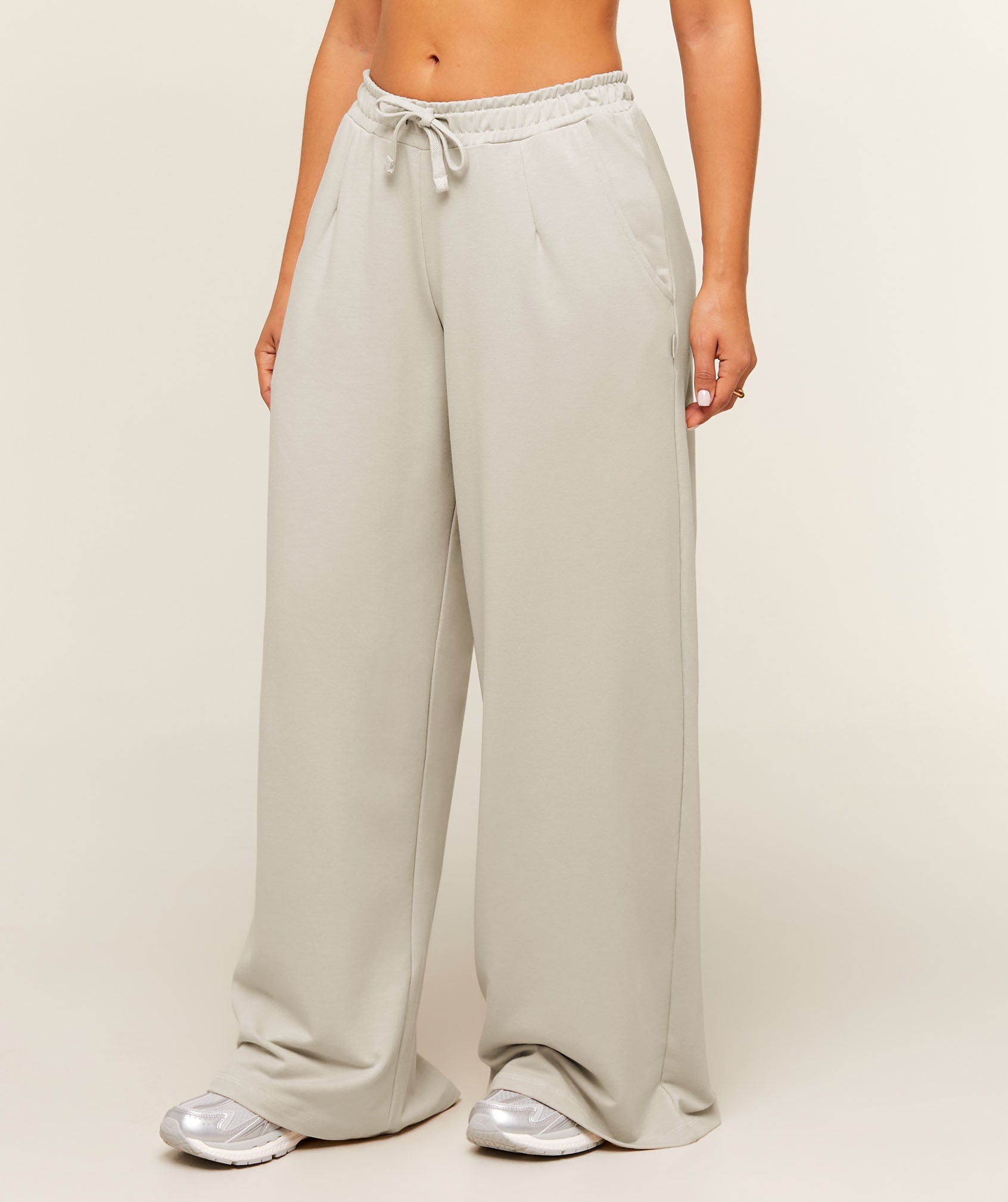 Lightweight Wide Leg Pant Short - Pebble Grey — imagem 4