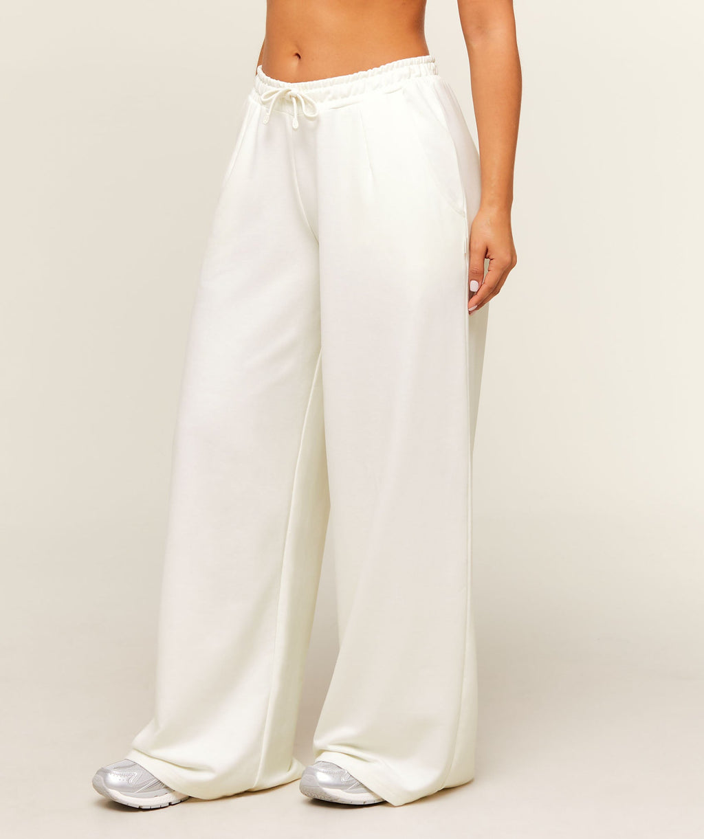 Lightweight Wide Leg Pant Short - Soft White — imagem 4