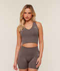 Everyday Seamless Crop Tank - Cool Brown — imagem 1