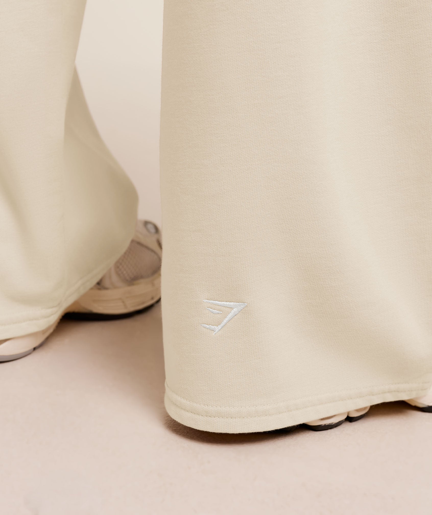 Chainstitch Graphic Wide Leg Joggers - Pebble Grey/Wash — imagem 6