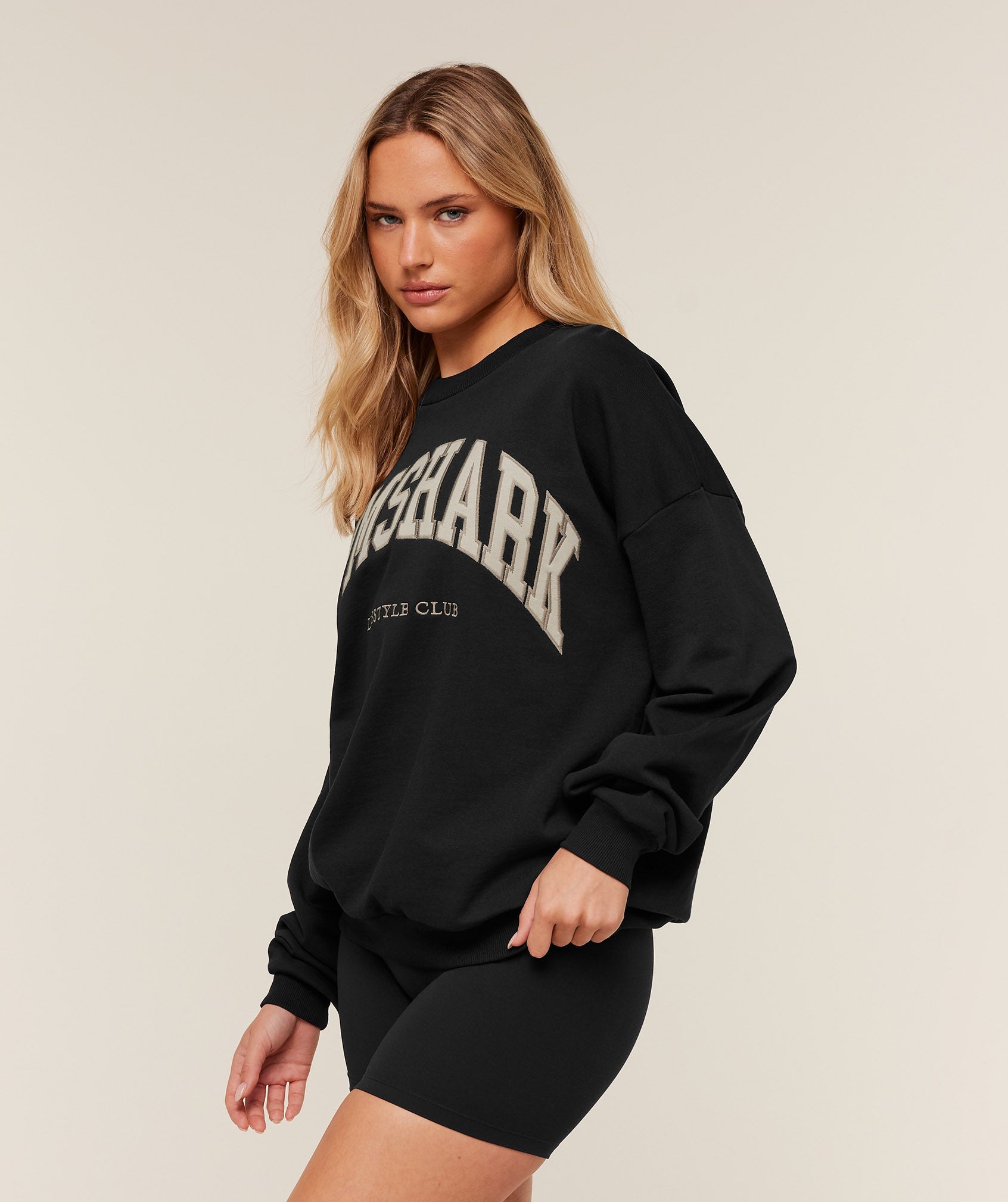 Collegiate Graphic Crew Neck Pullover - Black/ Pebble Grey — imagem 3