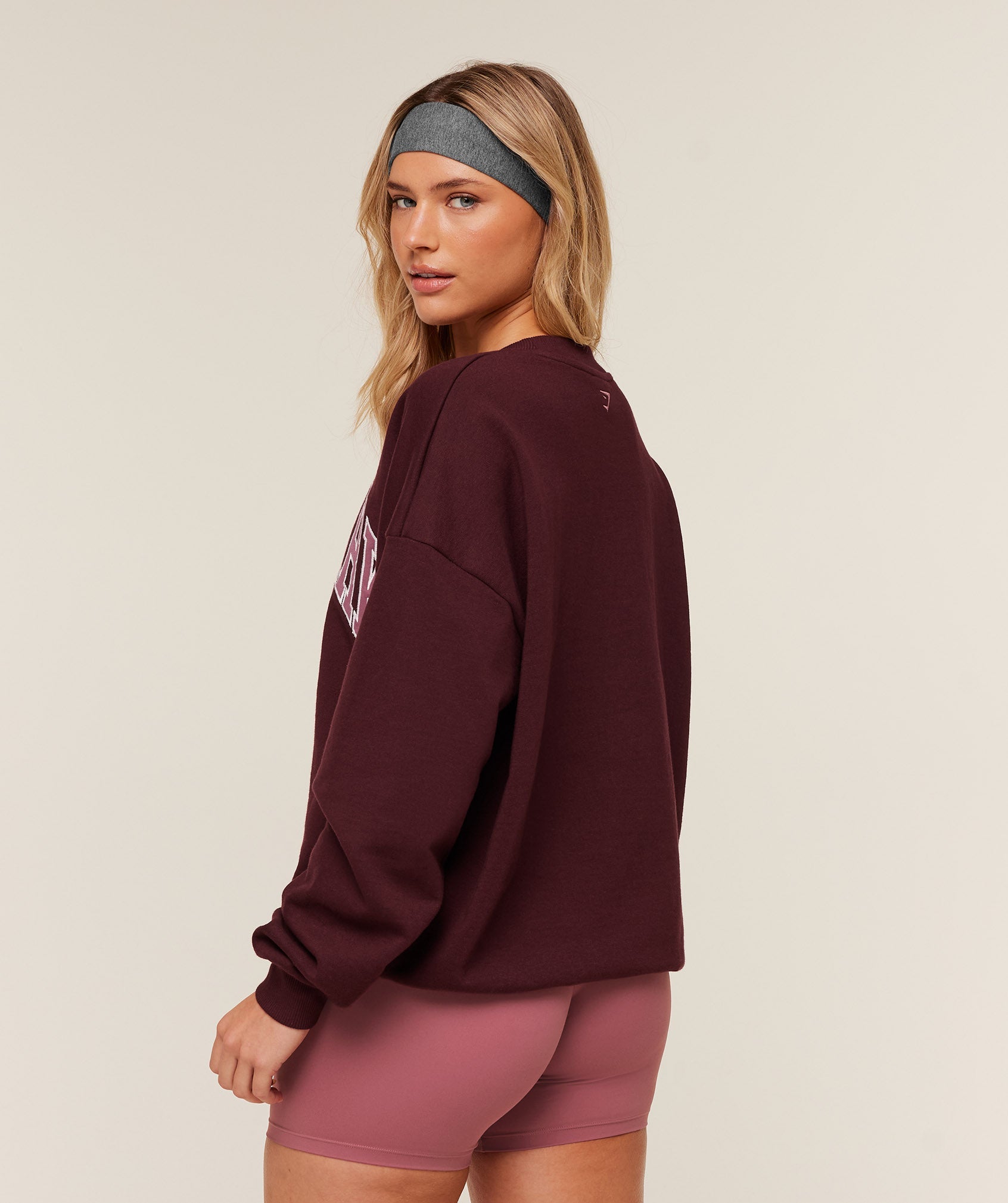 Collegiate Graphic Crew Neck Pullover - GS Rich Maroon — imagem 3