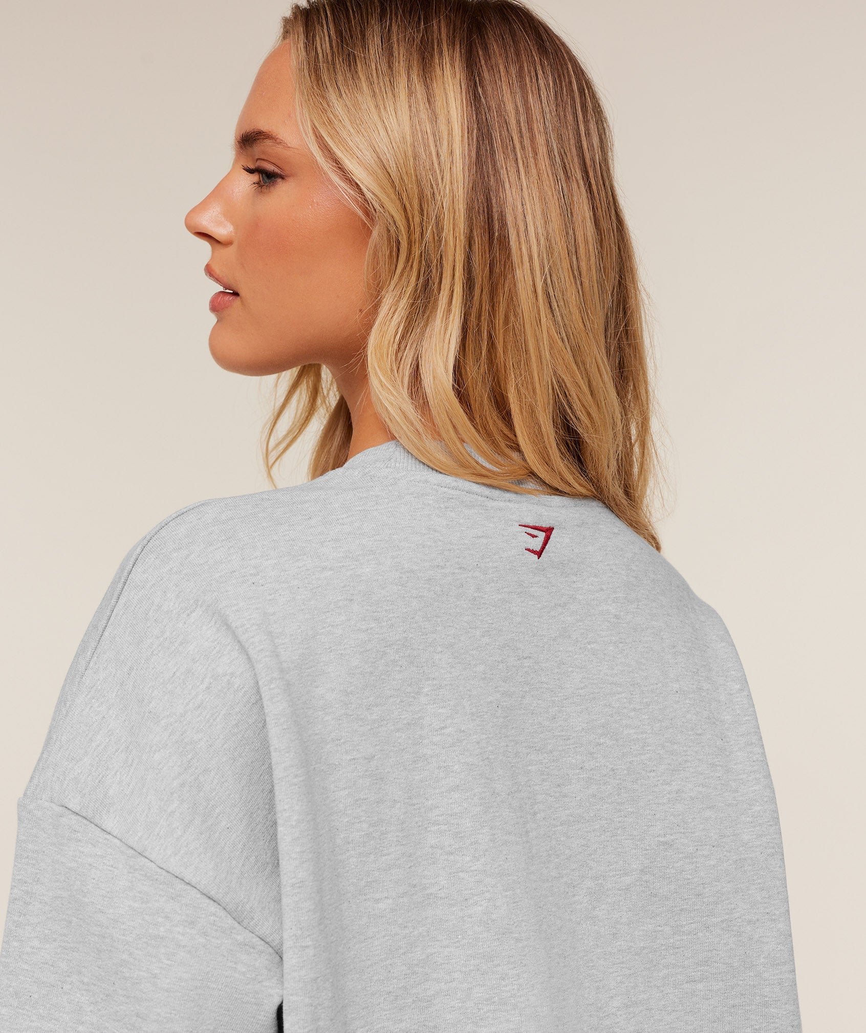 Collegiate Graphic Crew Neck Pullover - Light Grey Core Marl/GS Sets Red — imagem 4