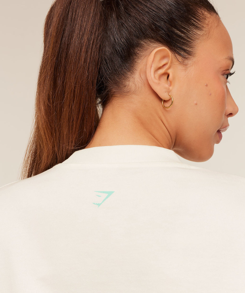 Glutey Calls Graphic Sweatshirt - Soft White — imagem 6